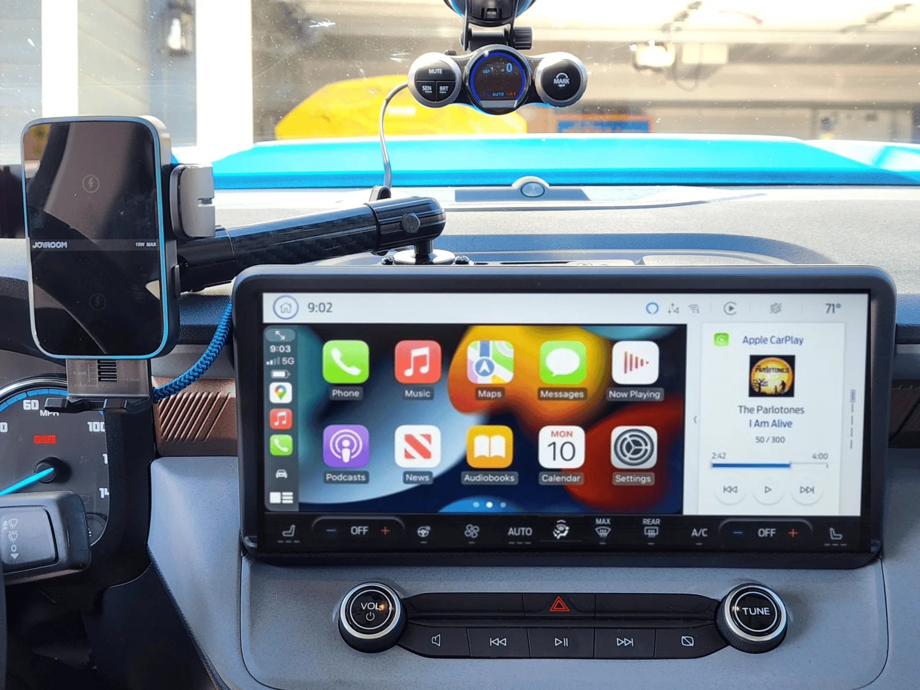 Ford Maverick Updated 2025 Maverick w/ larger vertical screen spotted! 1707400797688
