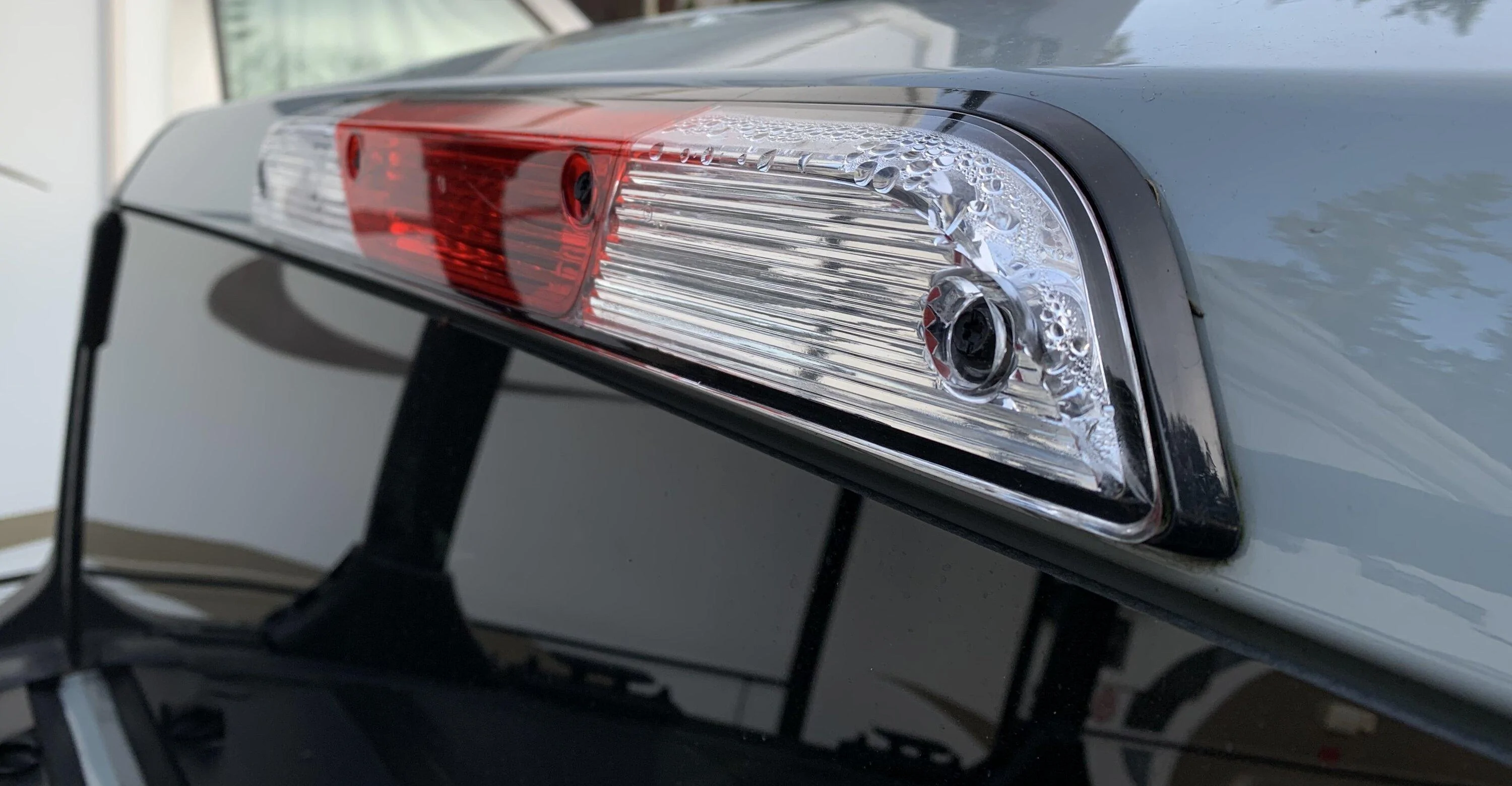 Ford Maverick Condensation in the third brake light image_50385665