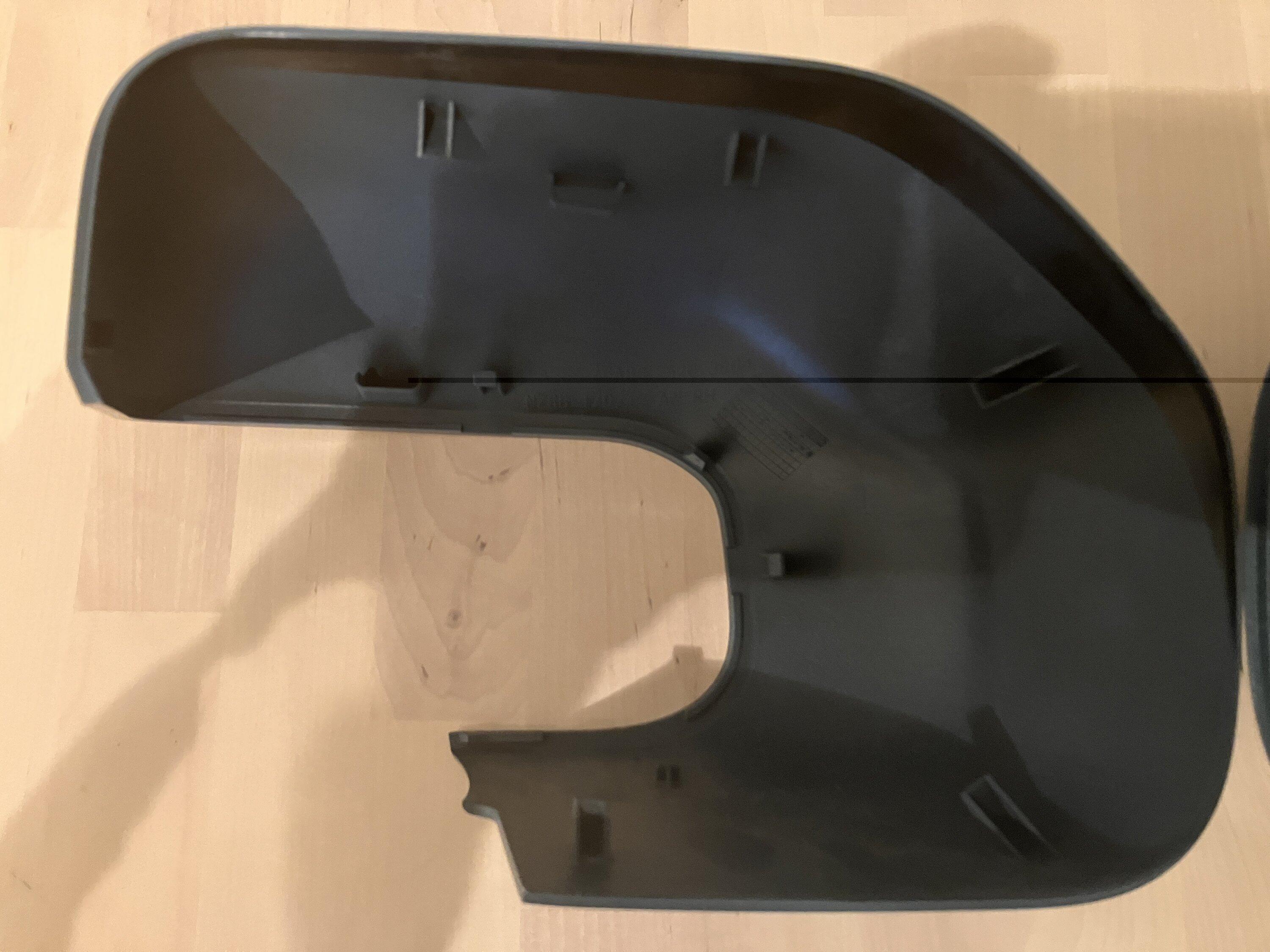 Ford Maverick FS: Paint matched mirror caps (Area 51) IMG_1649