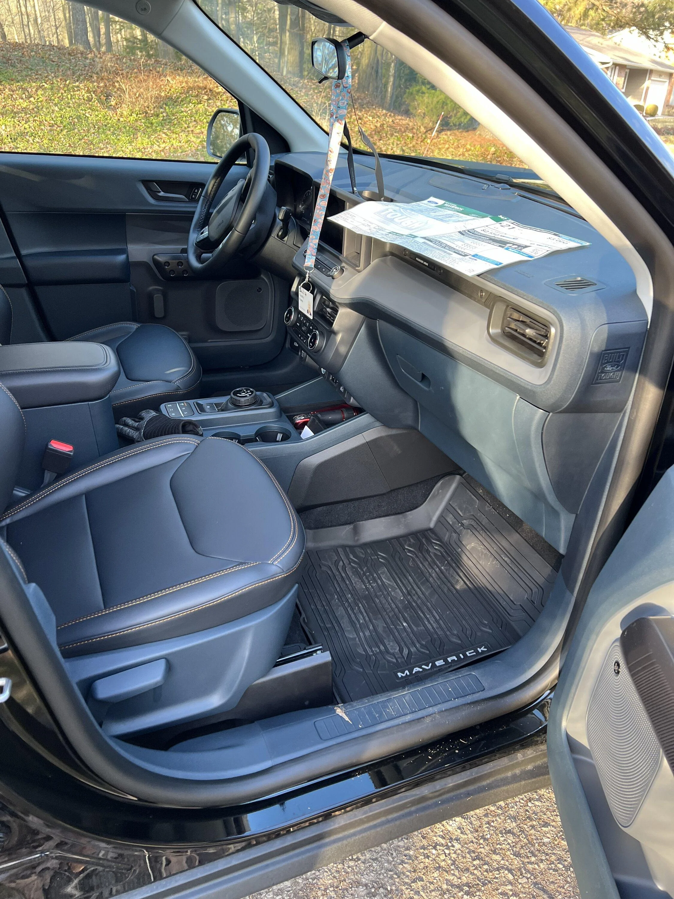 Ford Maverick Black Onyx interior has lots of blue??? IMG_5568
