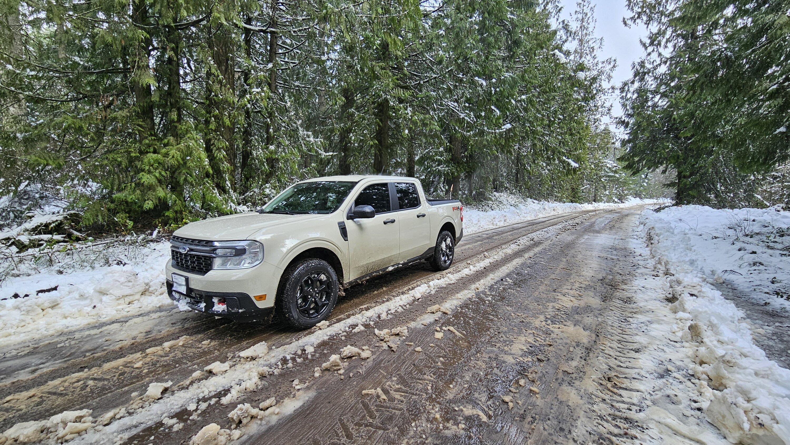 Ford Maverick Mini snow test. 20240215_123619