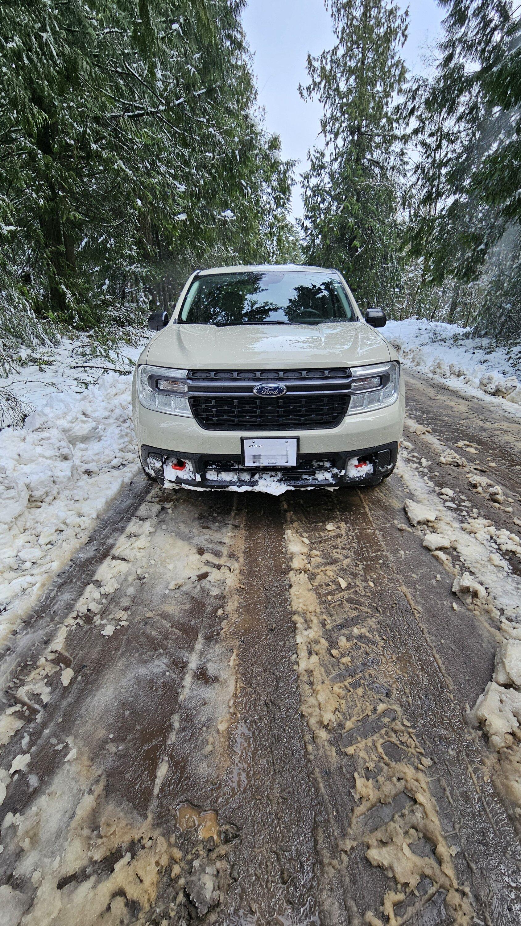 Ford Maverick Mini snow test. 20240215_123627