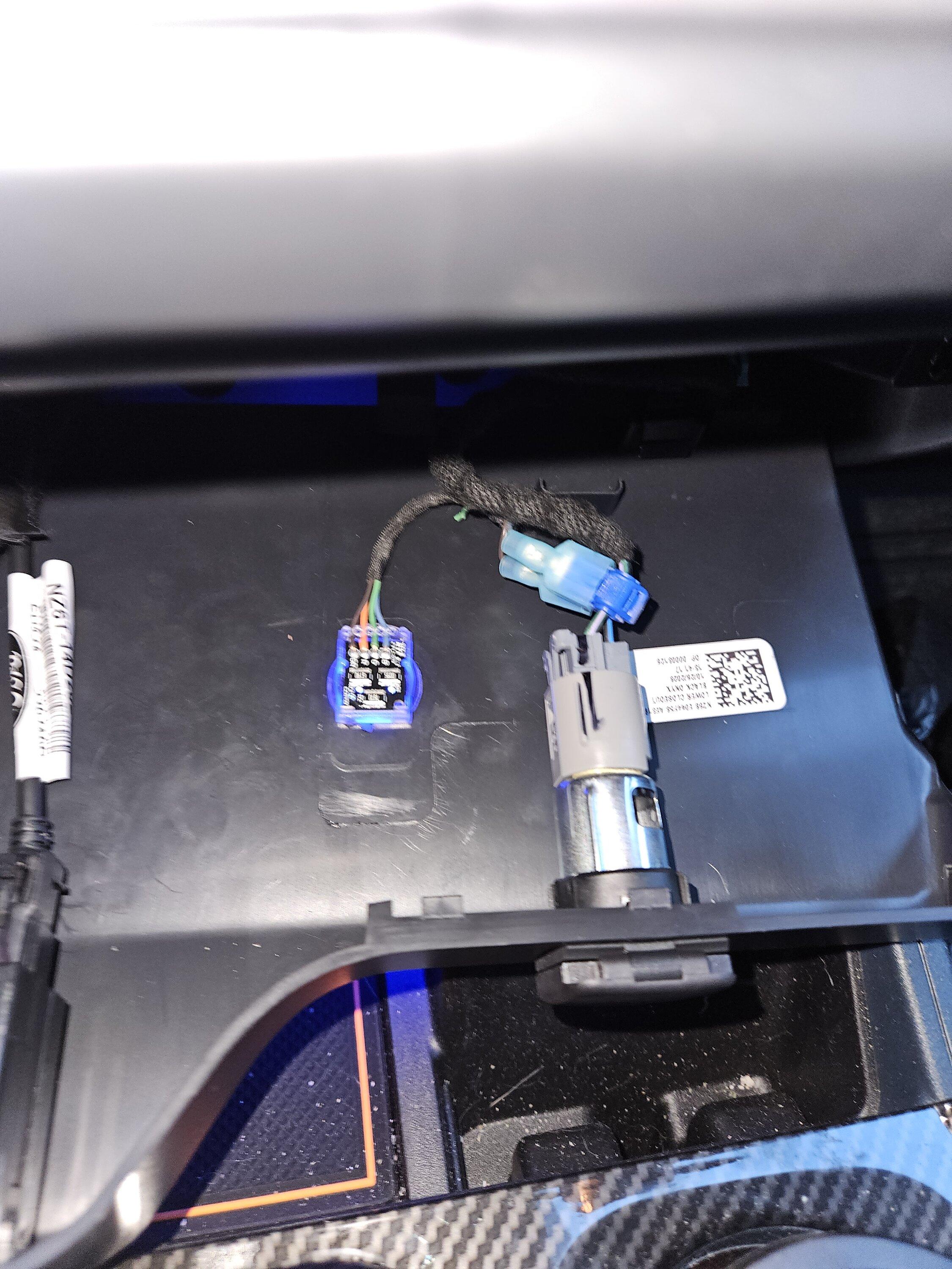Ford Maverick 2023 XL/XLT PSA  - No ambient lighting 20240217_175926