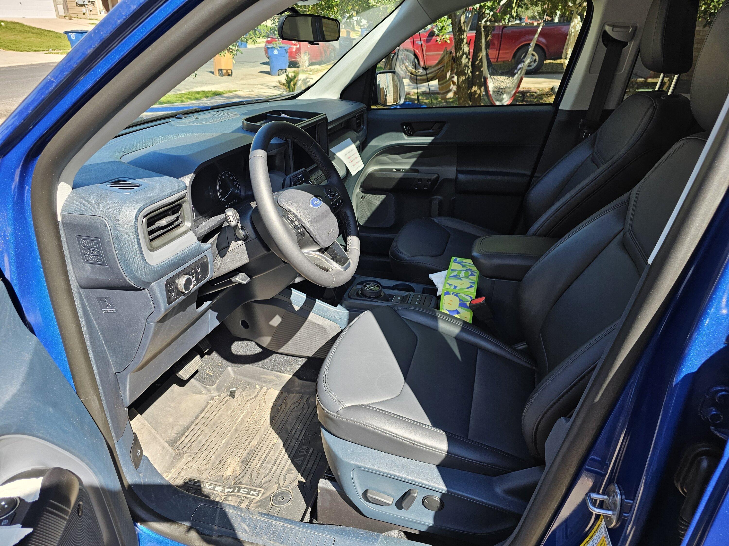 Ford Maverick Black Onyx interior has lots of blue??? 20240220_115424