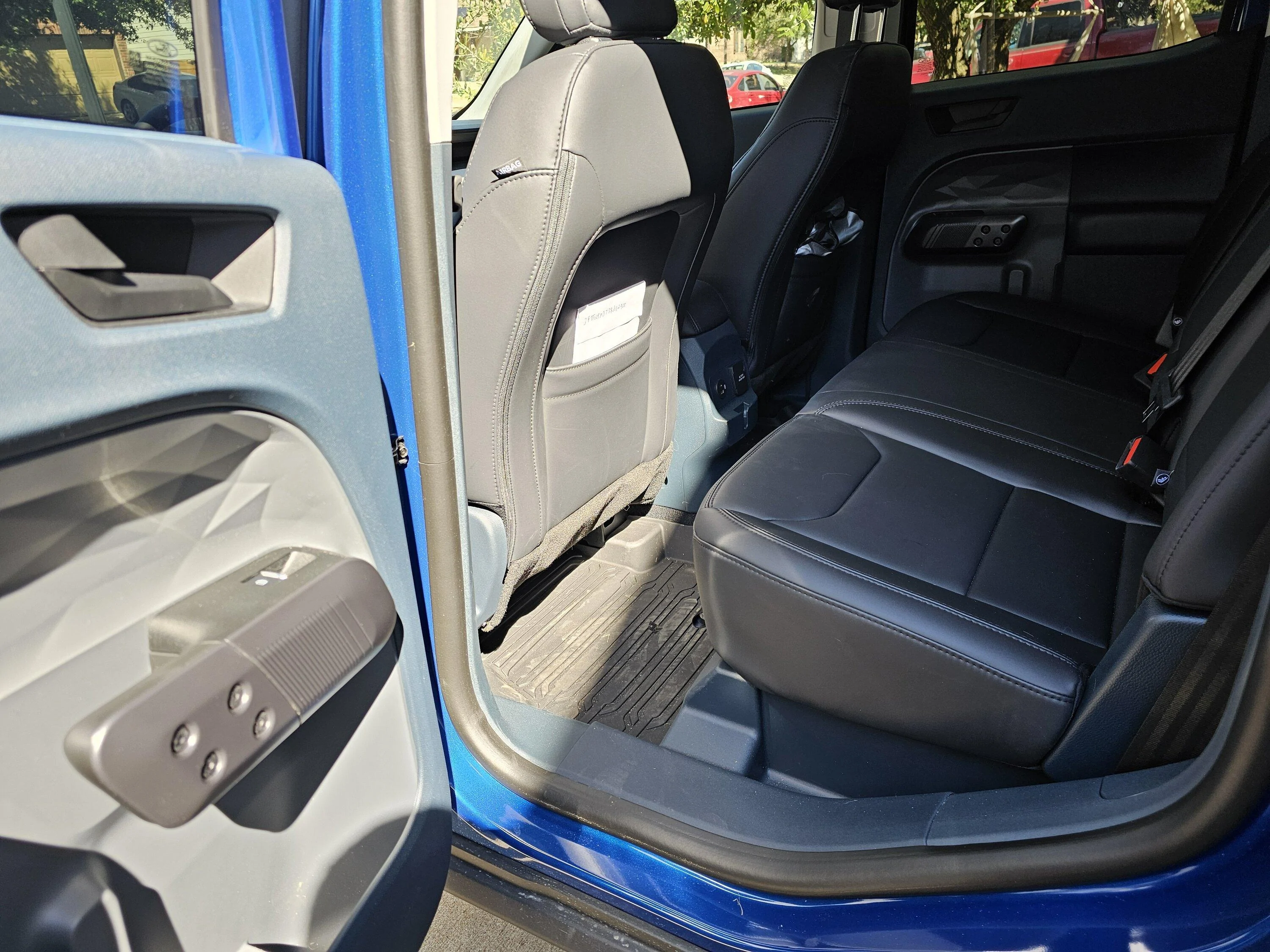 Ford Maverick Black Onyx interior has lots of blue??? 20240220_115440