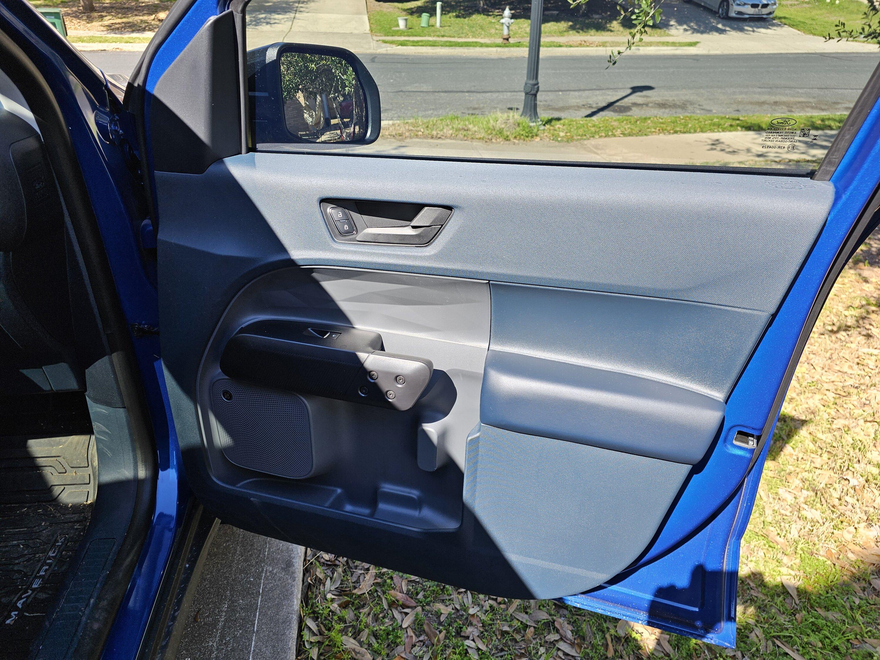 Ford Maverick Black Onyx interior has lots of blue??? 20240220_115526
