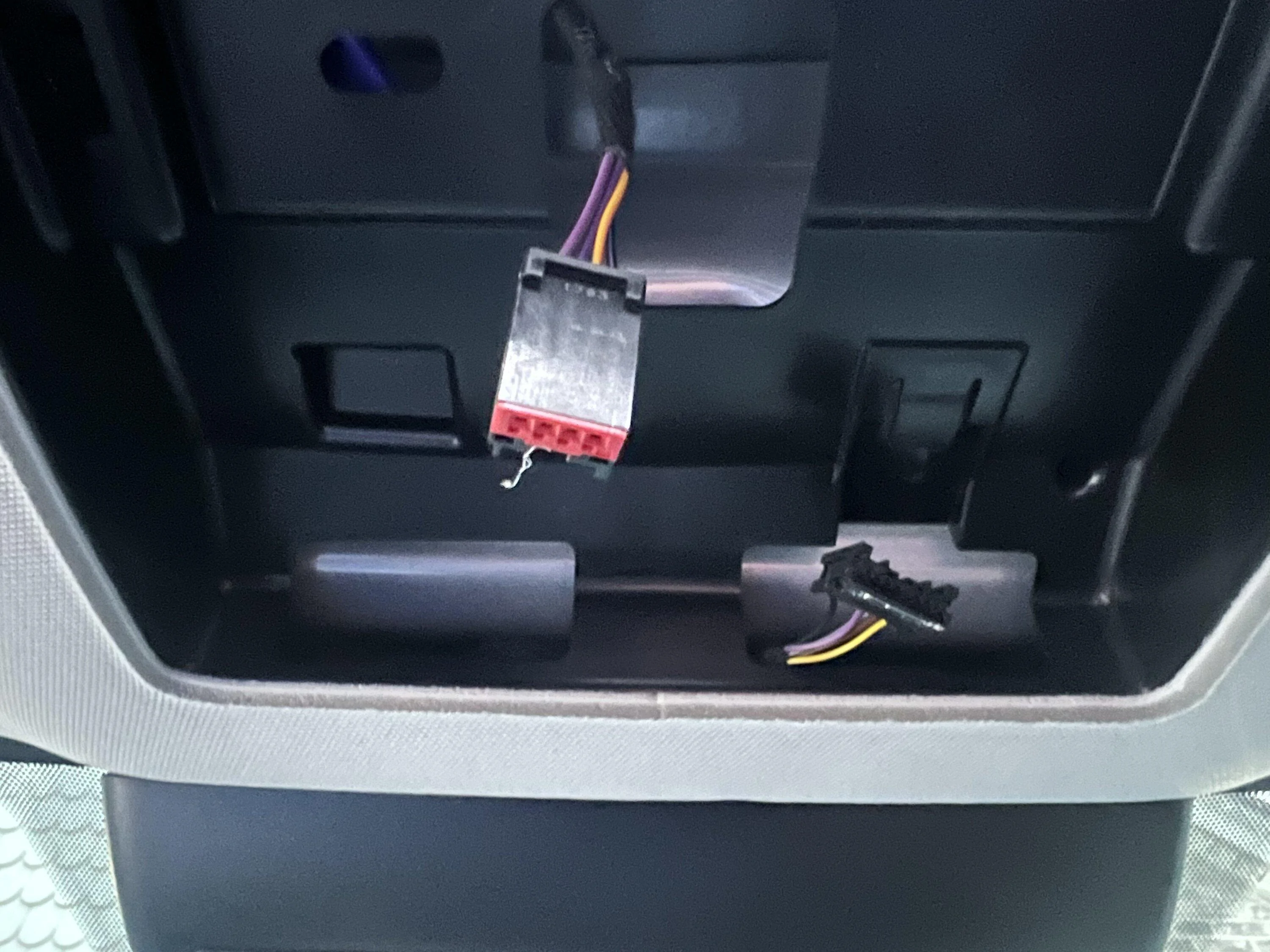 Ford Maverick Installed the Kia compass, auto-dimming, homelink mirror 35A4F3B6-CA0A-4162-A146-7C941BEB101B