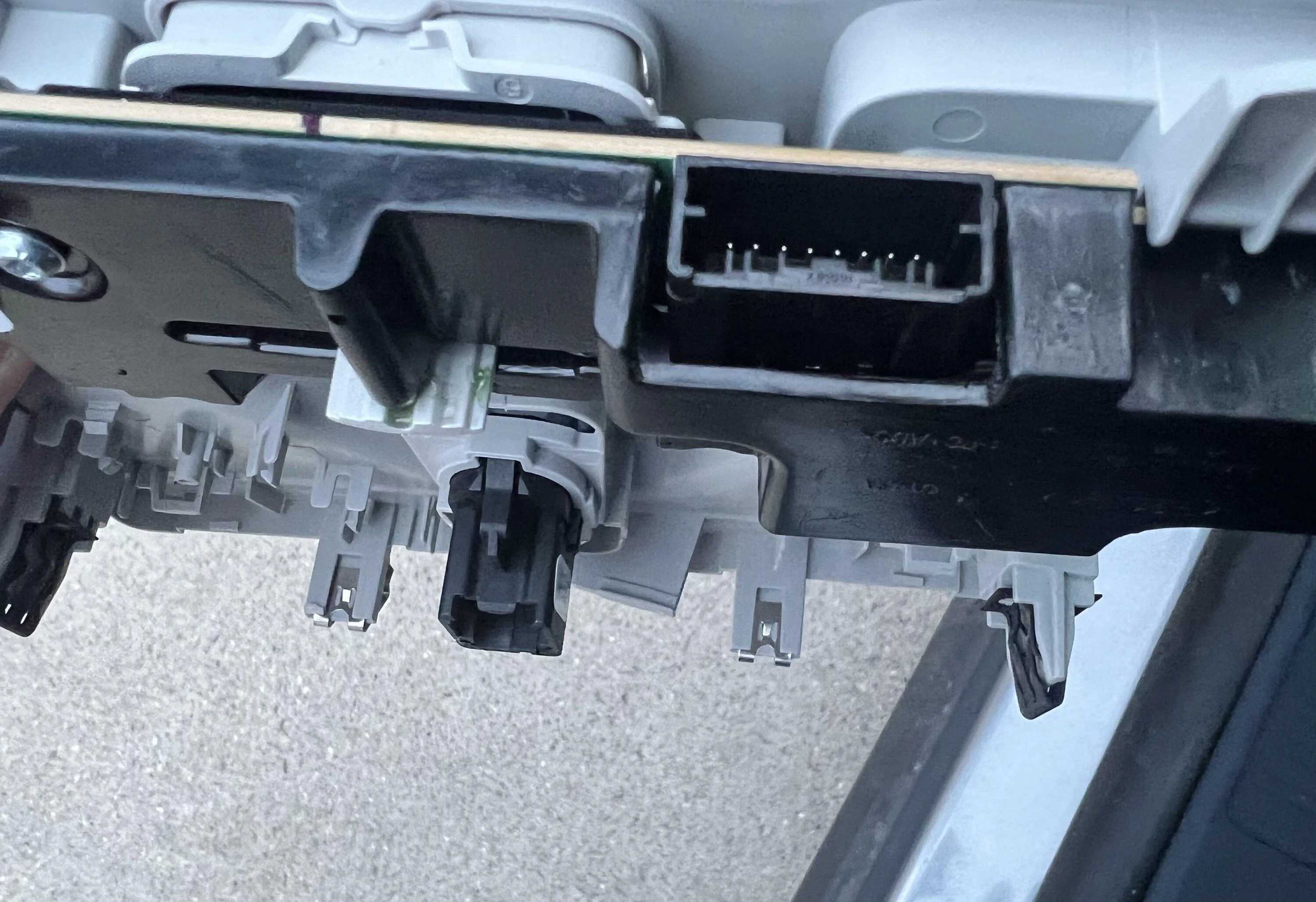 Ford Maverick Installed the Kia compass, auto-dimming, homelink mirror 8F6321FF-0B48-4BF1-98DC-CFB2CD409337