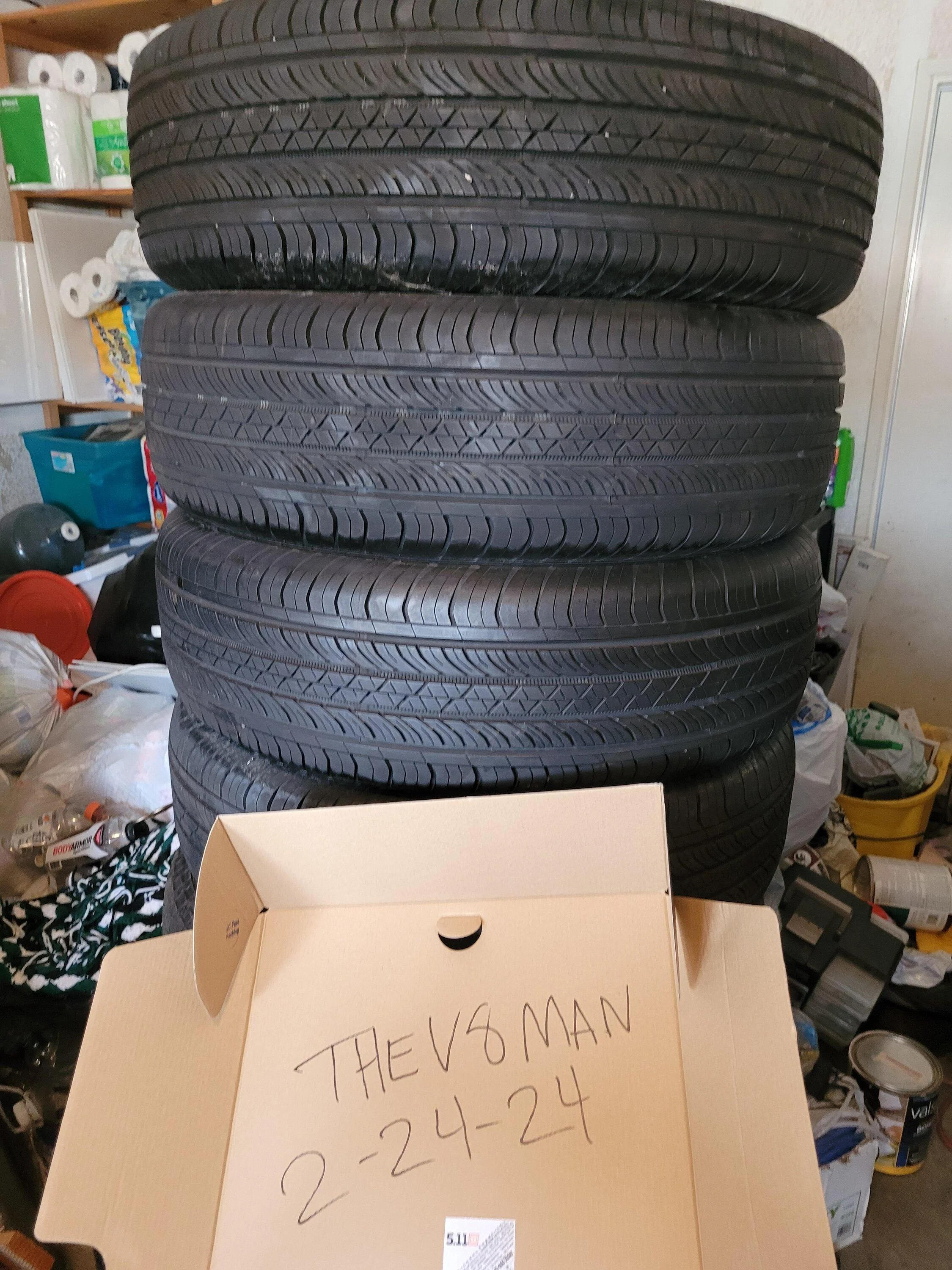 Ford Maverick Continental stock tires [4] 20240224_144514
