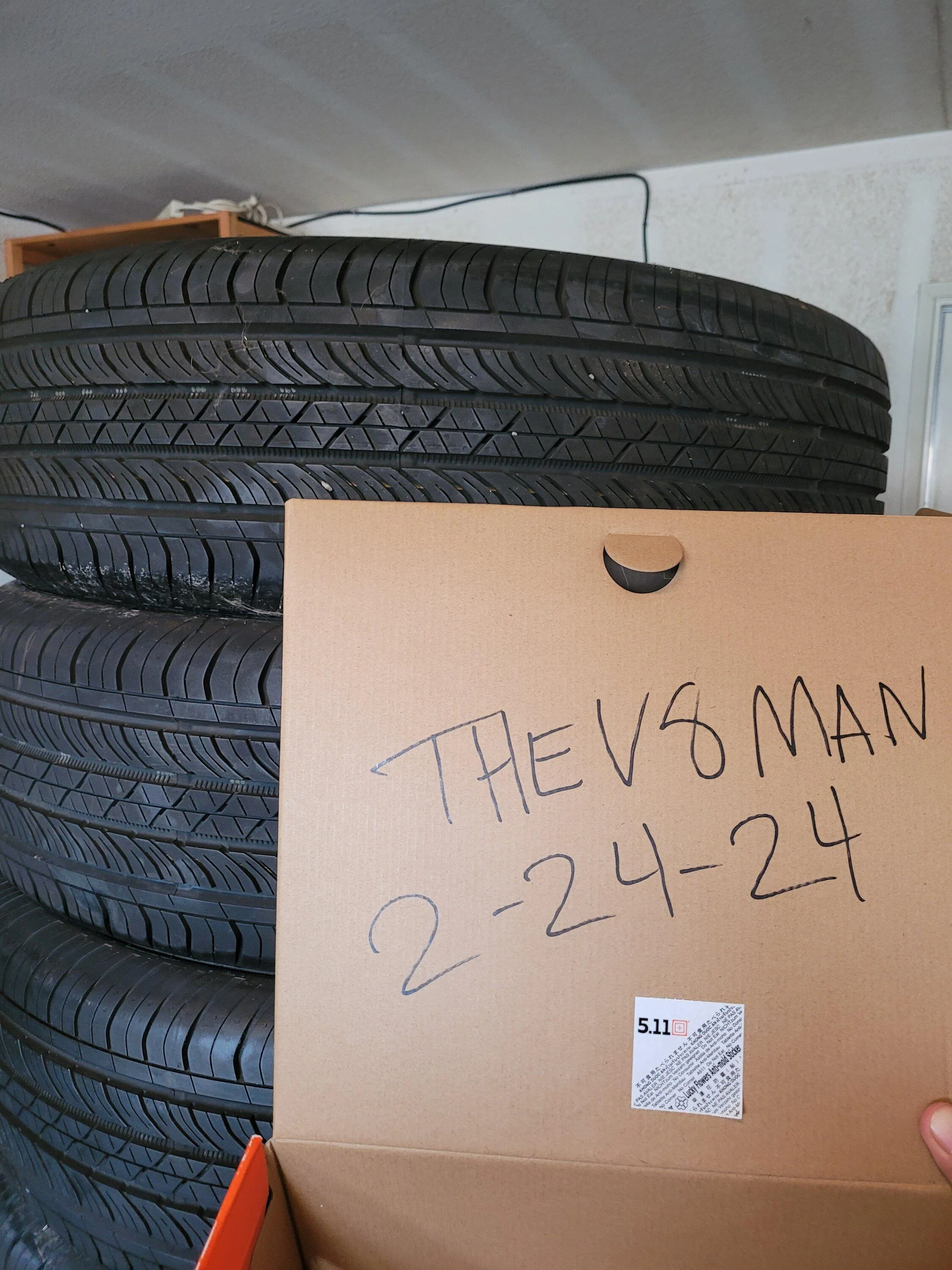 Ford Maverick Continental stock tires [4] 20240224_144540