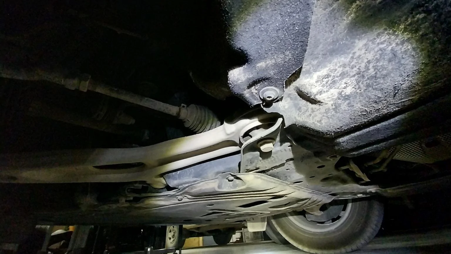 Ford Maverick Floor jack pinch weld pucks 20240225_201737