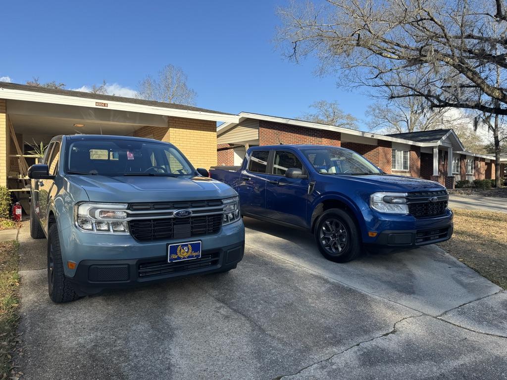 Ford Maverick And just like that, I now own 2 Mavericks. 1708921681192