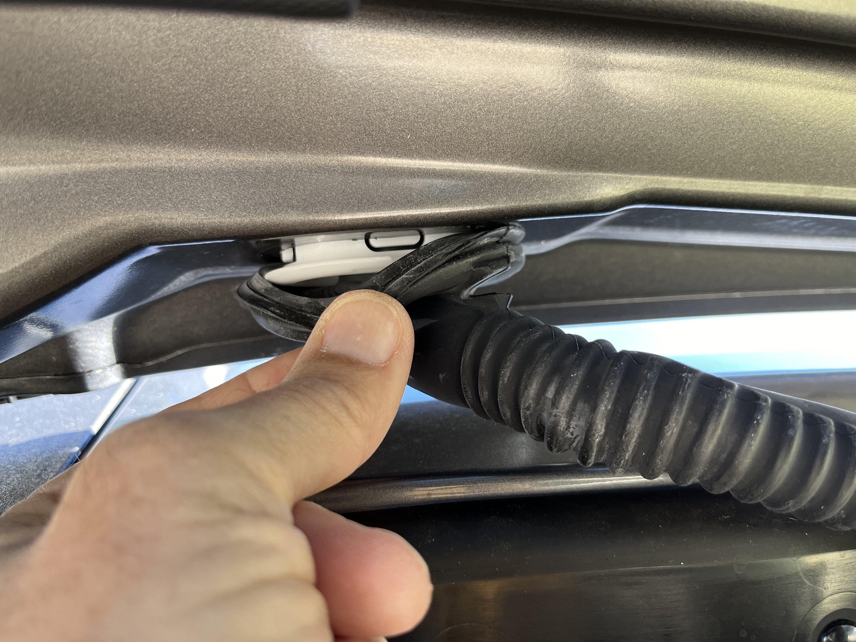 Ford Maverick Door harness won't sit flush anymore Liftgate Flexible Seal - Escape 2.5L - IMG_3869.JPG