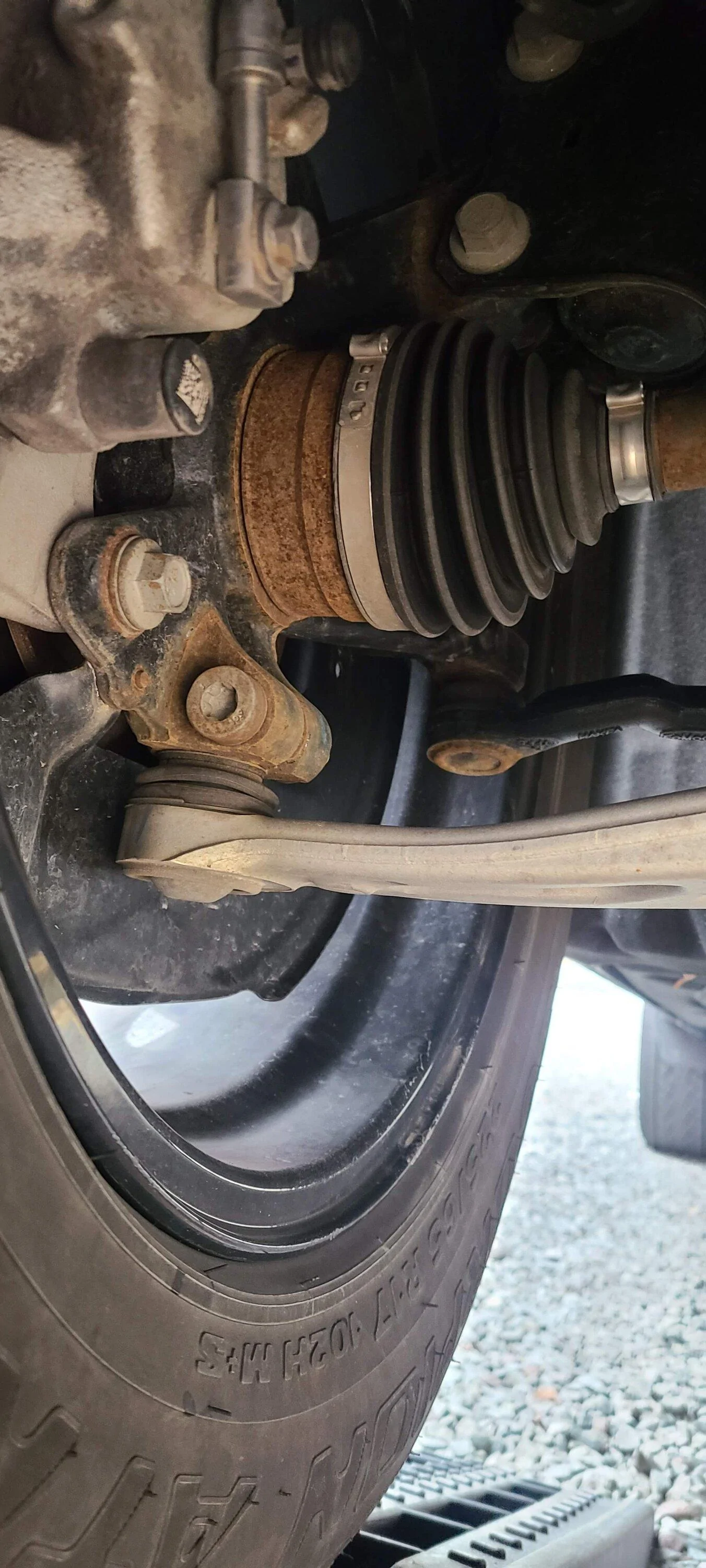 Ford Maverick Noise from front end and rusty CV axles 20240301_163035