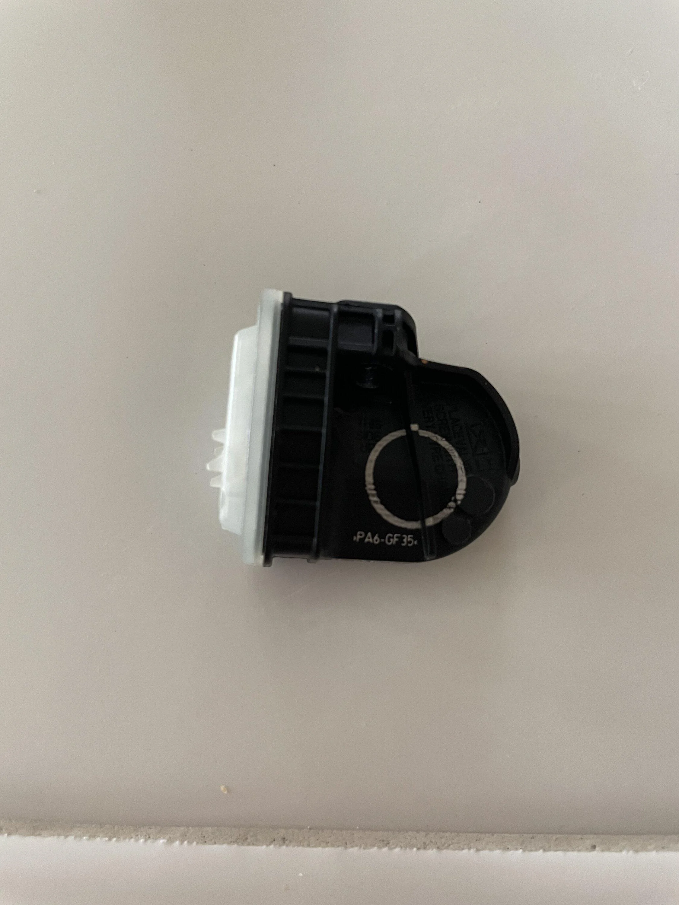 Ford Maverick Maverick OEM TPMS part number 1B5C793A-D885-46F5-B4B9-3AC5F4C3621B