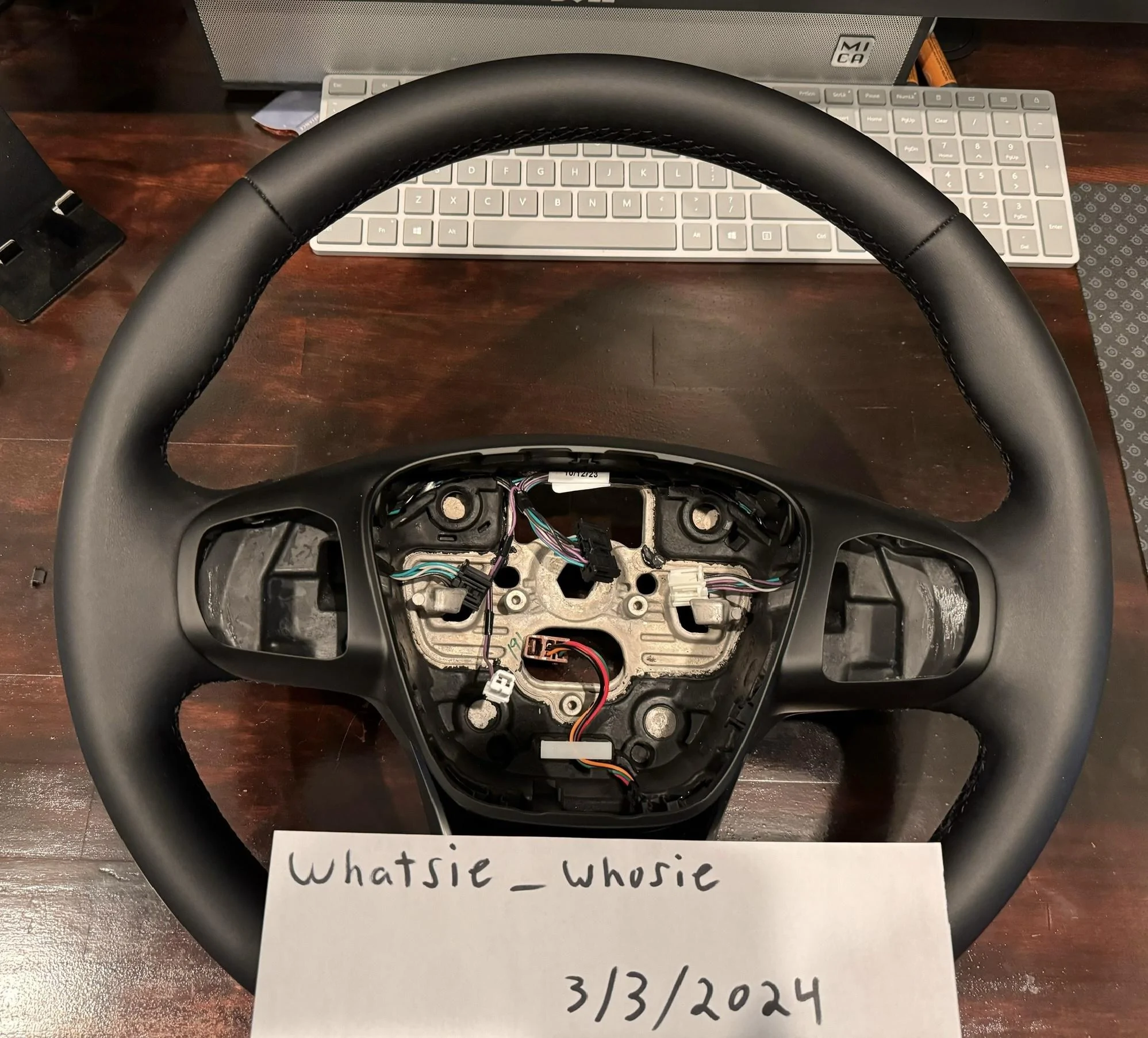 Ford Maverick Leather, heated steering wheel IMG_3401