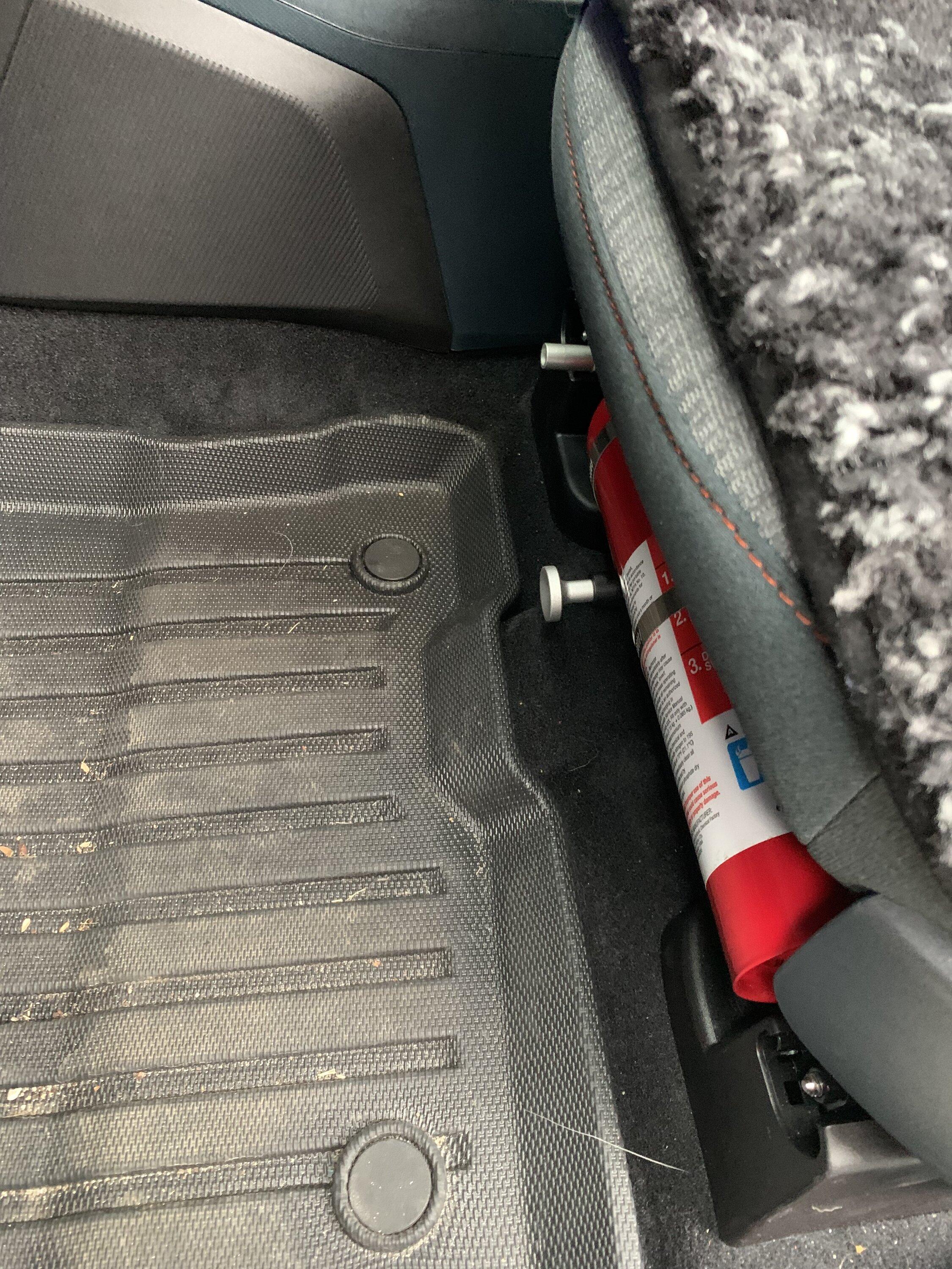 Ford Maverick Hiding the fire extinguisher in plain sight IMG_1550