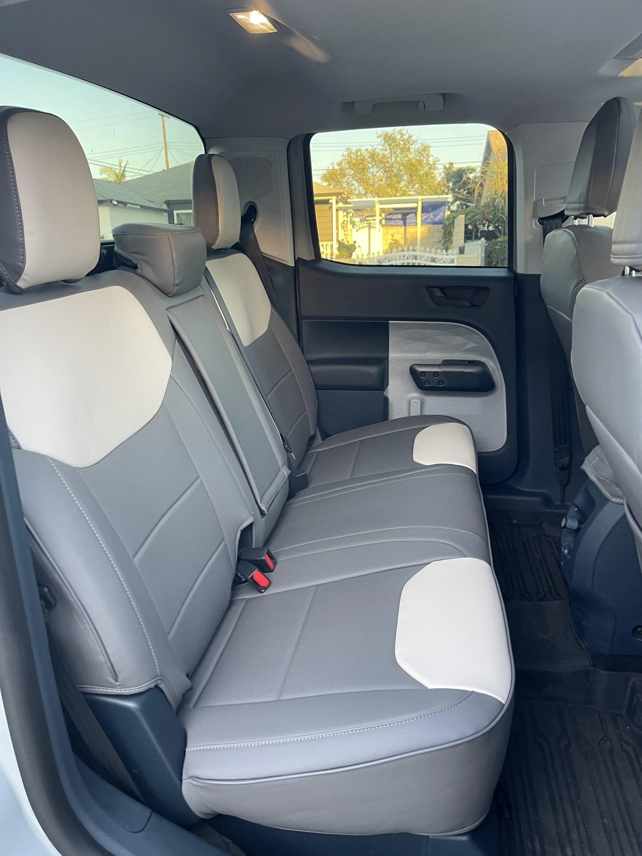 Ford Maverick [PICS] Mabett Gray / White Seat Covers Installed! IMG_3972