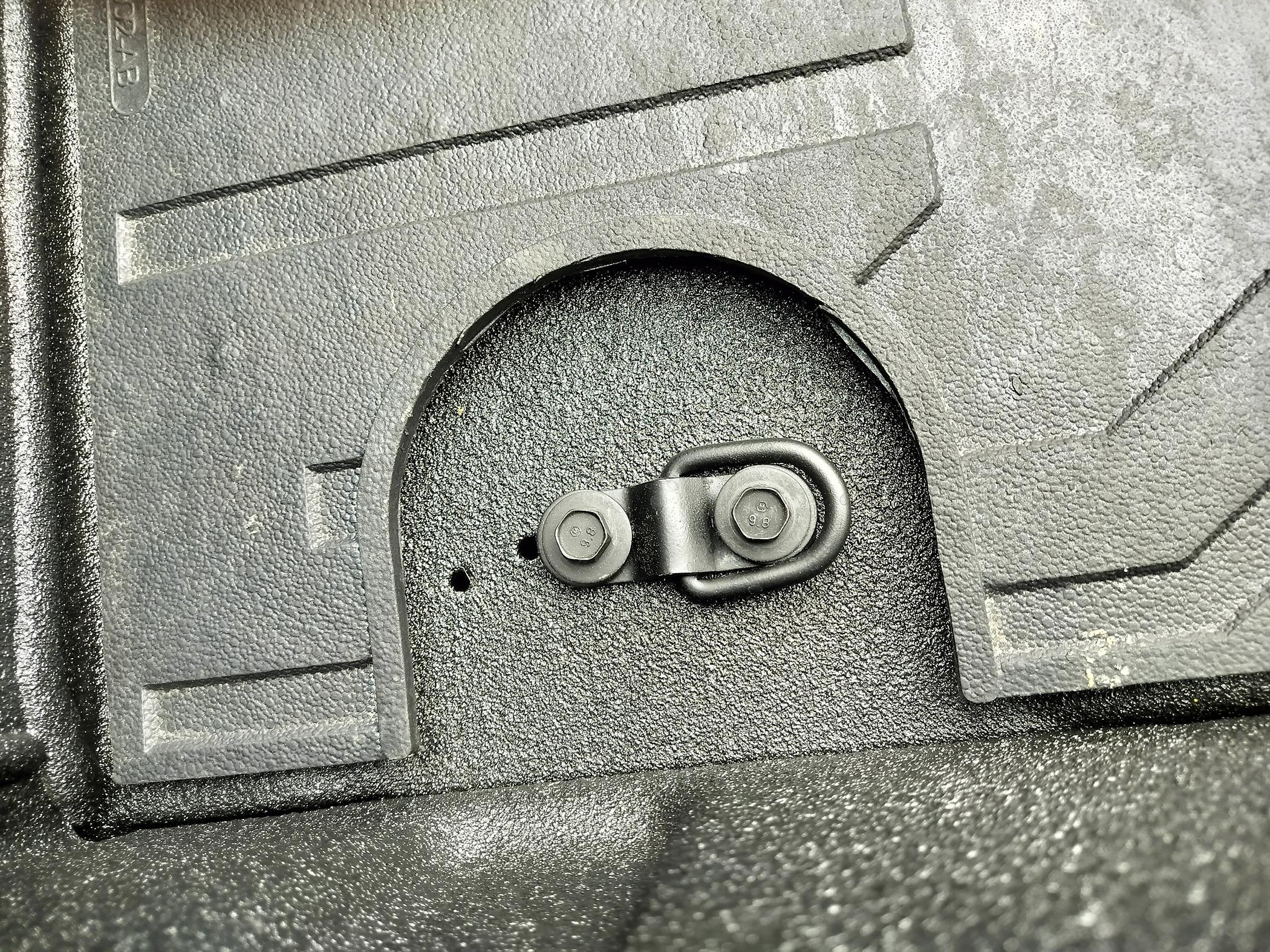 Ford Maverick Need clarification on bed tie downs on XL drin
