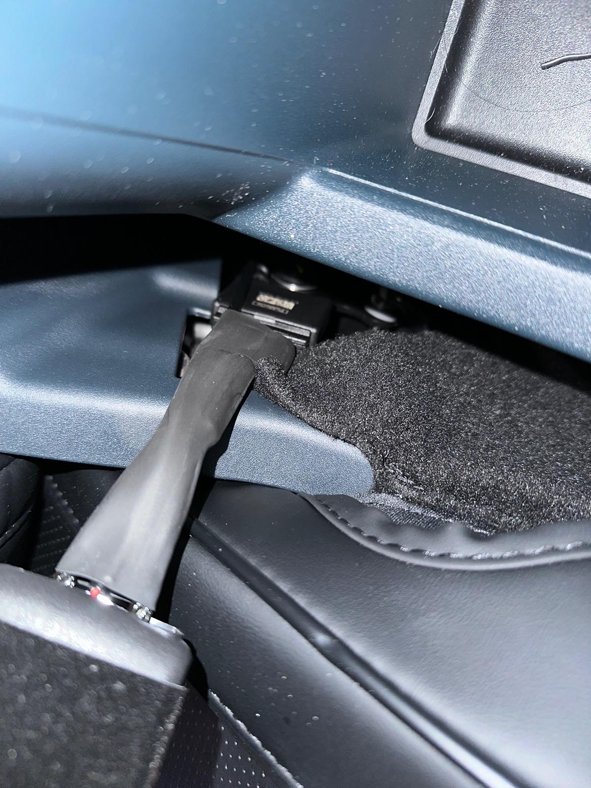 Ford Maverick Exposed seat belt cable? IMG_6516