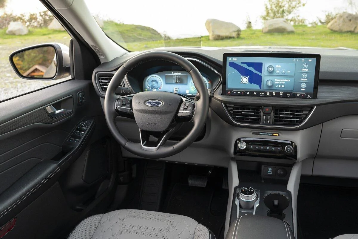 Ford Maverick Refresh Maverick spy pics - larger display screen and off-road tires 1710440531012-11