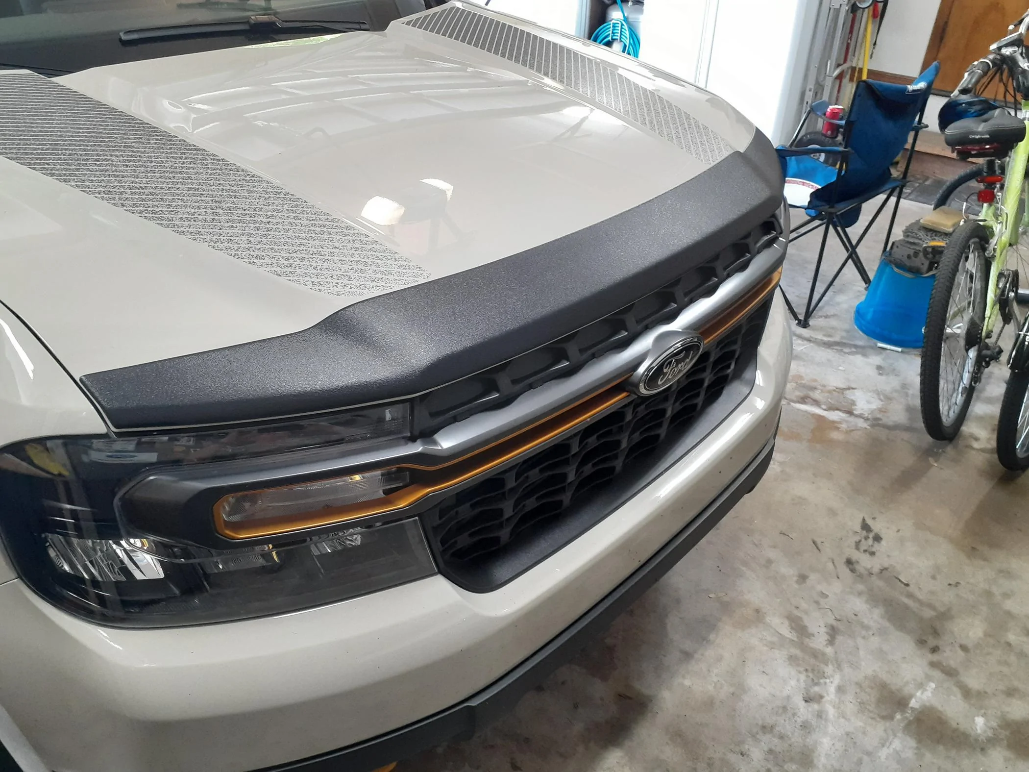 Ford Maverick Ford Textured Hood Protector Installed on the Tremor 20240316_122128