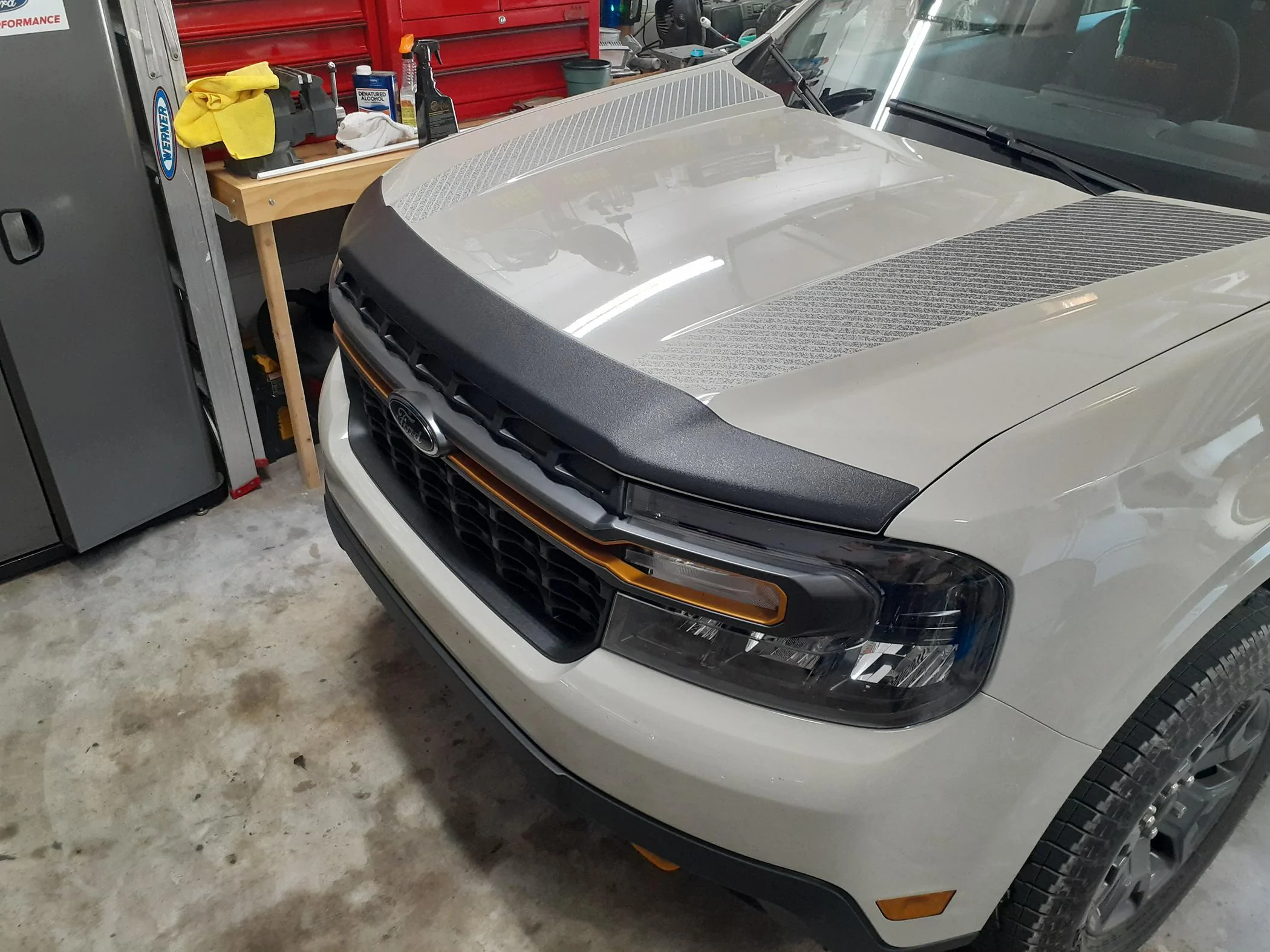 Ford Maverick Ford Textured Hood Protector Installed on the Tremor 20240316_122137