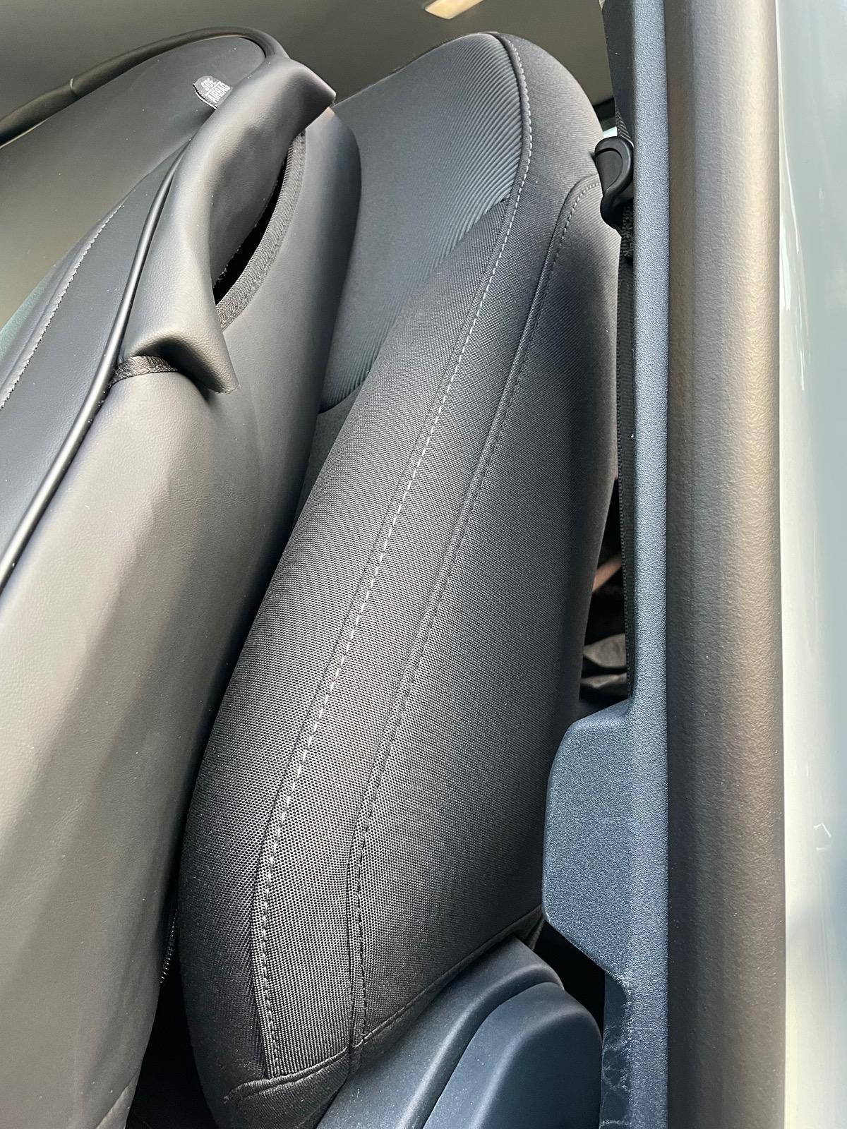 Ford Maverick [PICS] Mabett Gray / White Seat Covers Installed! IMG_4354