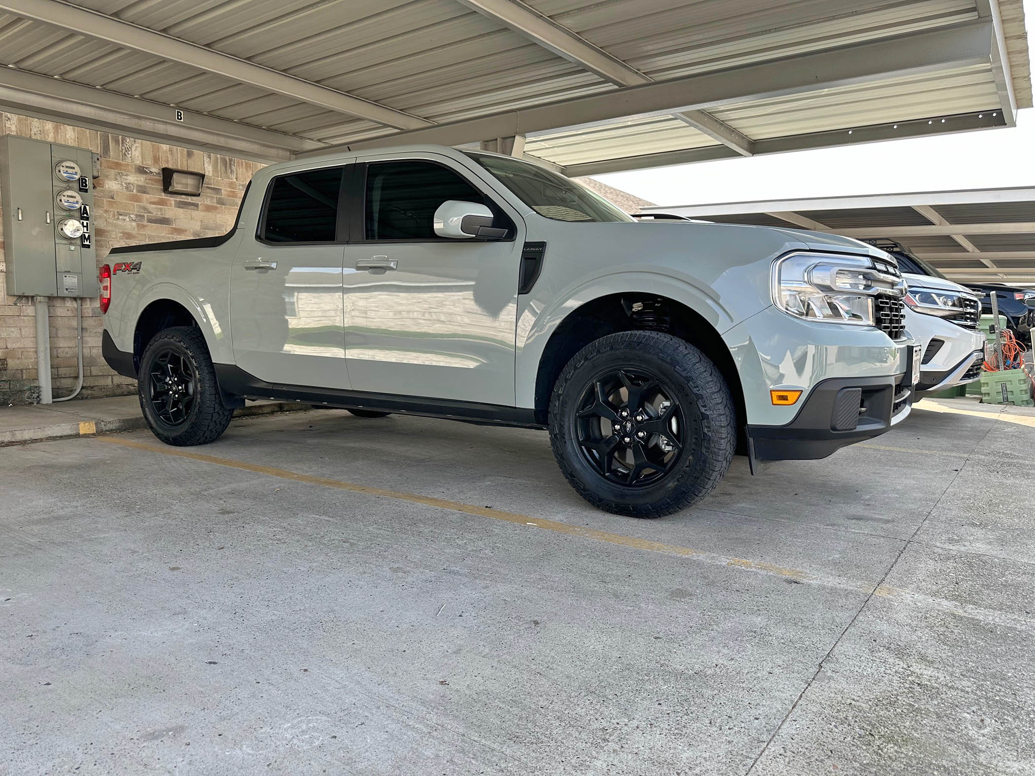 Ford Maverick Superlift 2.5 lift kit + 245/65r17 tires install complete. IMG_0715