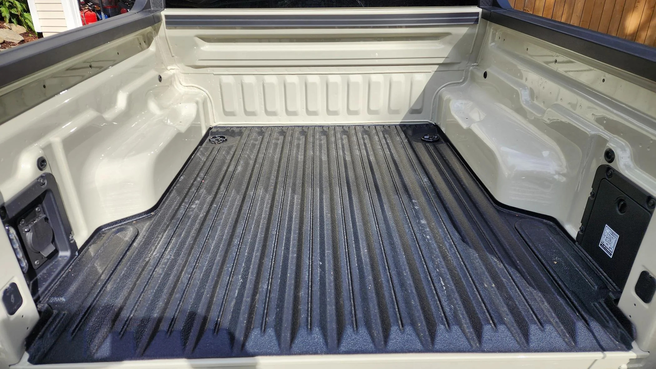 Ford Maverick SIBL + DIBL Franken-Liner -- combination of spray-in bed liner from Line-X + the modular drop in liner 20240313_141957