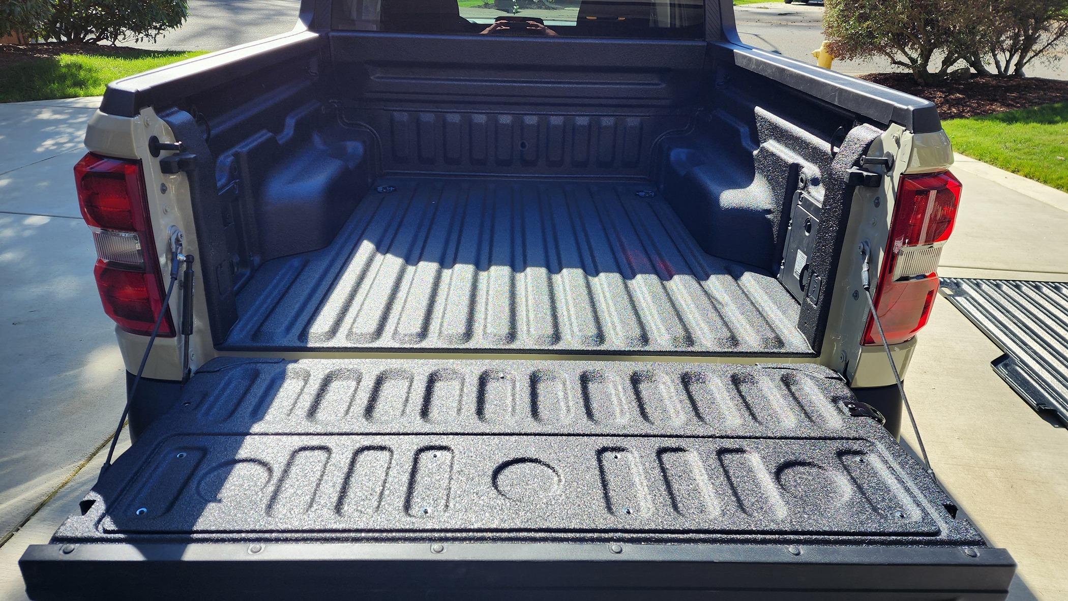 Ford Maverick SIBL + DIBL Franken-Liner -- combination of spray-in bed liner from Line-X + the modular drop in liner 20240315_144306