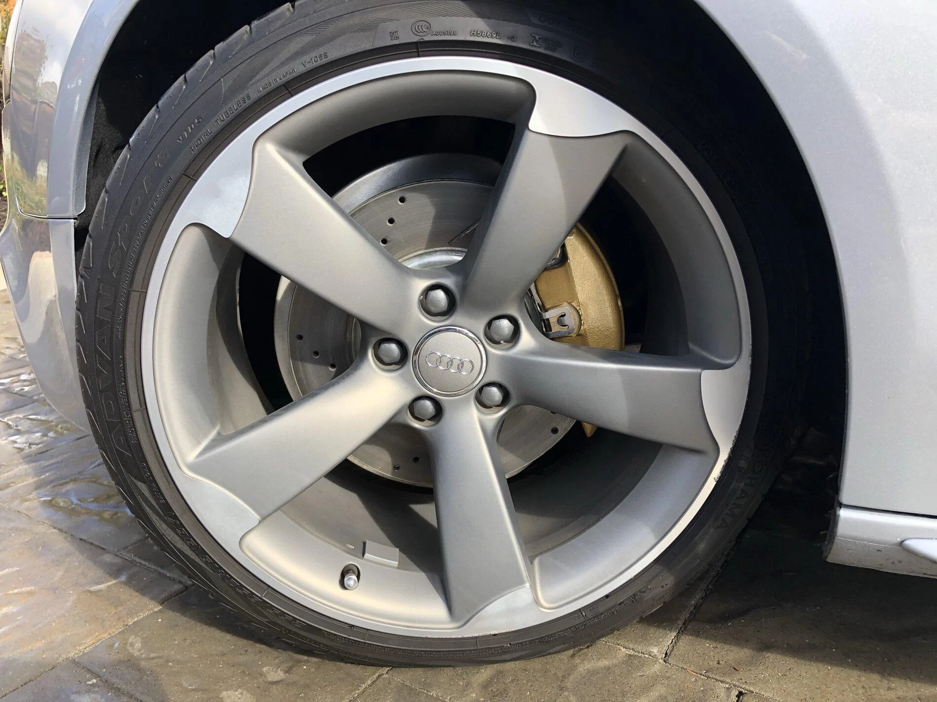 Ford Maverick Painted calipers? IMG_1172