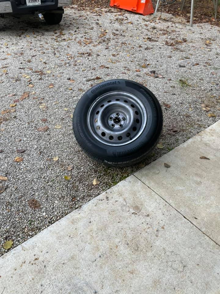 Ford Maverick Steelie color change - options? 251312053_418501849945458_95138238906751512_n