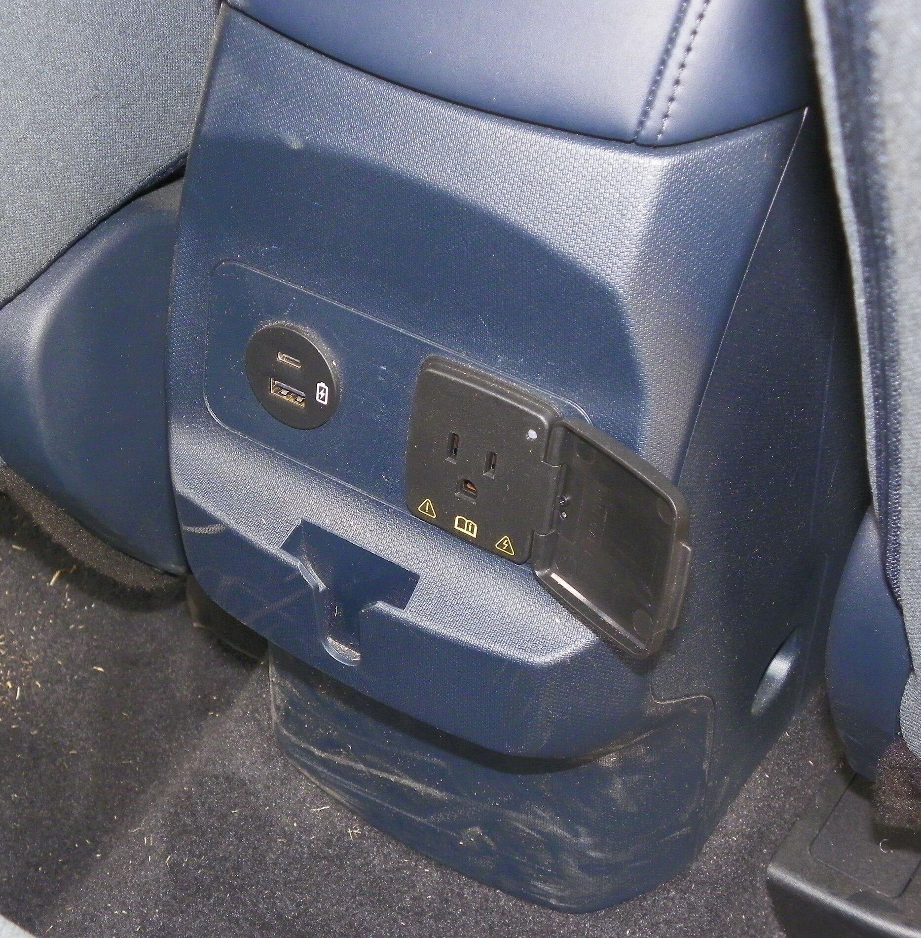 Ford Maverick 4 Mavericks on display at TX State Fair Auto Show - Impressions & Pics 110V-400W Cab Outlet.JPG