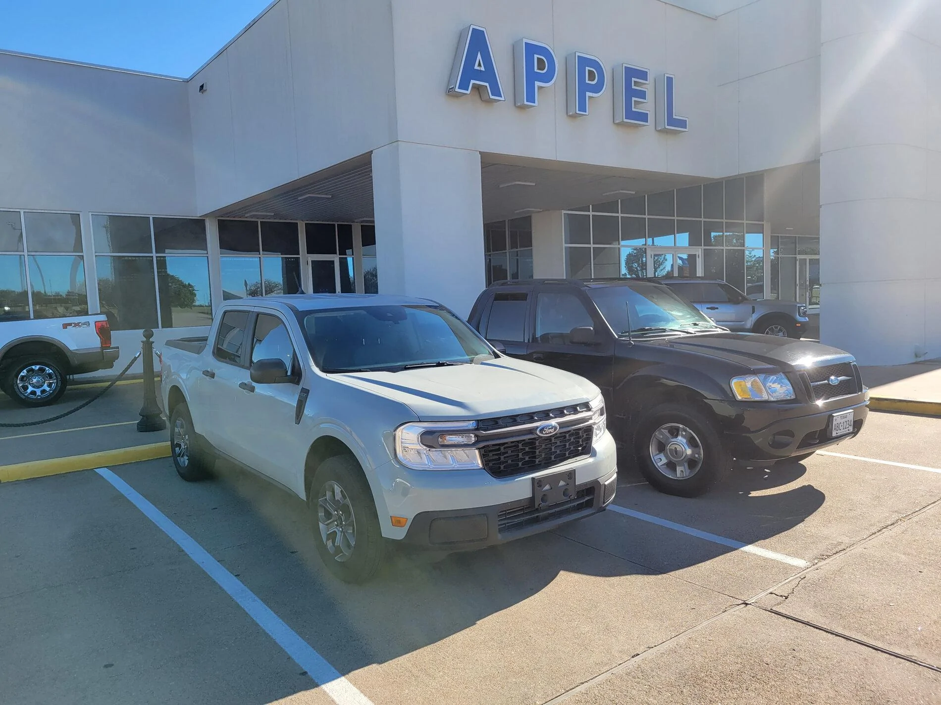 Ford Maverick Side by Side Size Comparison with Ford Explorer Sport Trac 20211105_103538