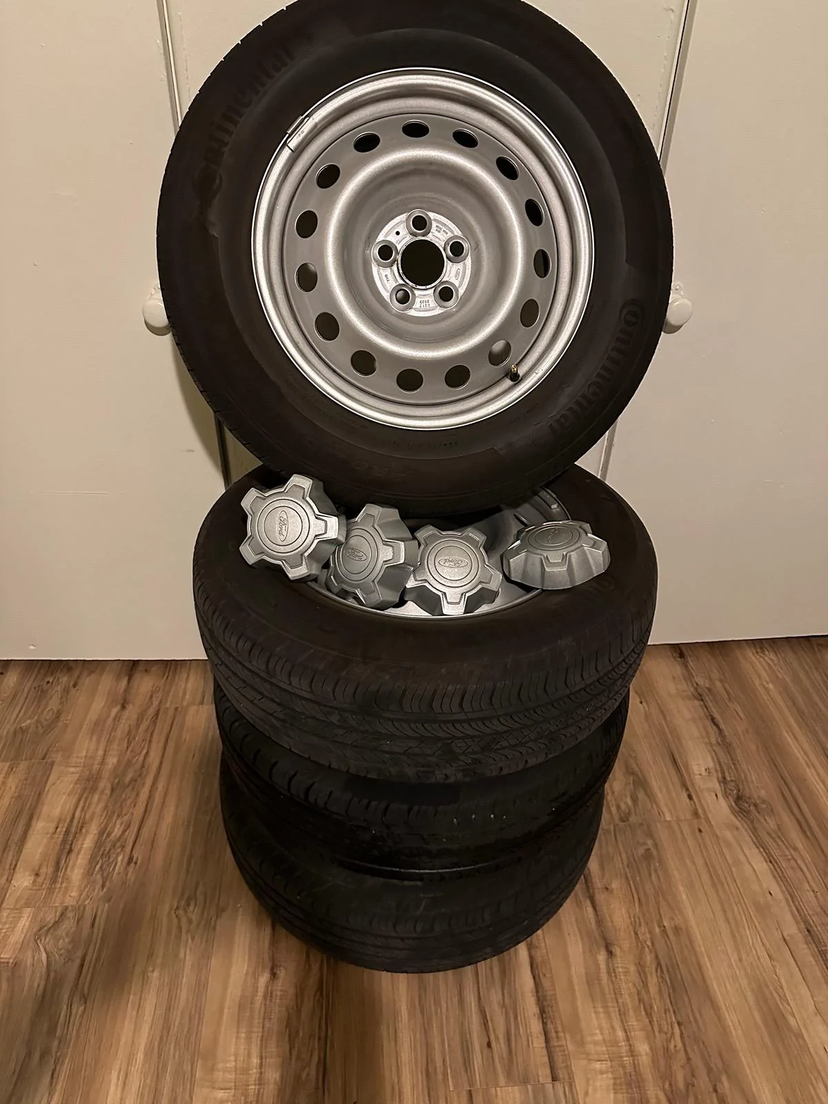 Ford Maverick SOLD Steel wheels/tires IMG_9629
