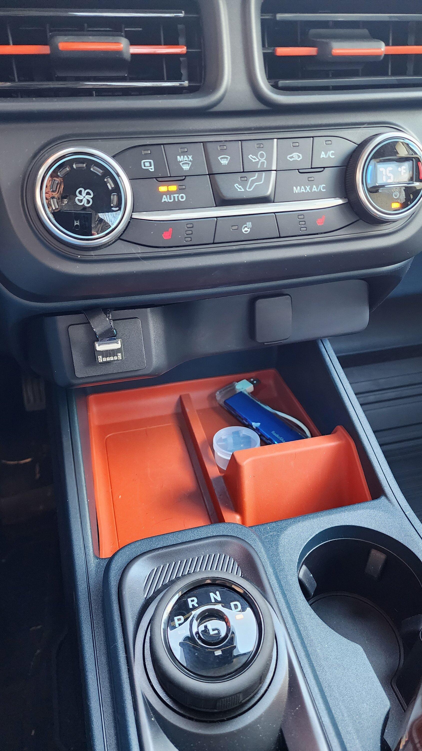 Ford Maverick Idea to clean up those messy USB cables.. flat lines! 20240323_183810