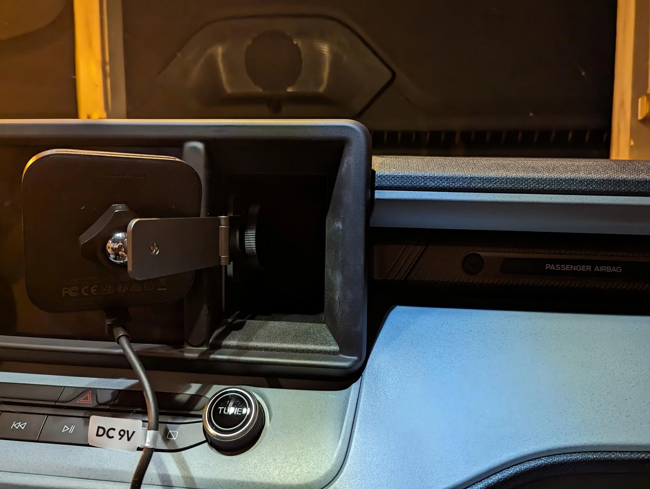 Ford Maverick Best magnetic phone mount for Etsy AkroHD cubby insert? PXL_20231215_033220816~2