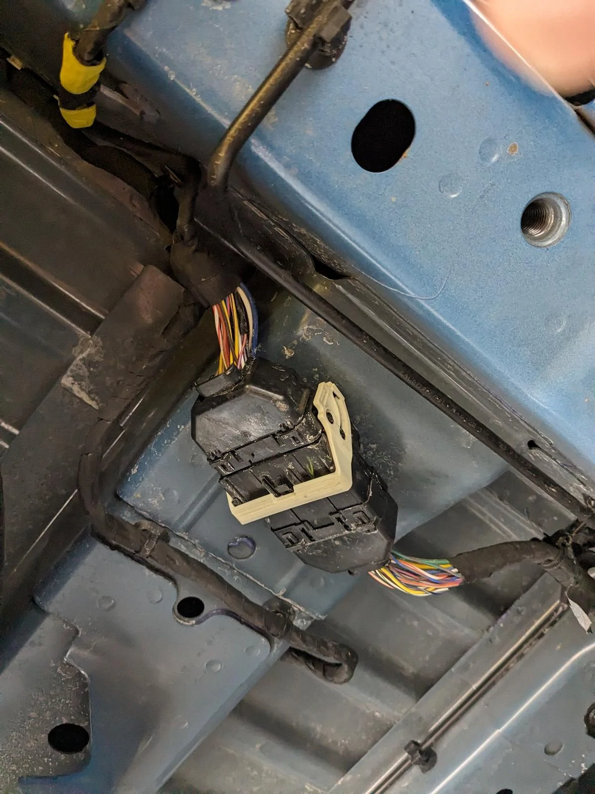 Ford Maverick Electrical Connectors under the Bed PXL_20240329_194503789