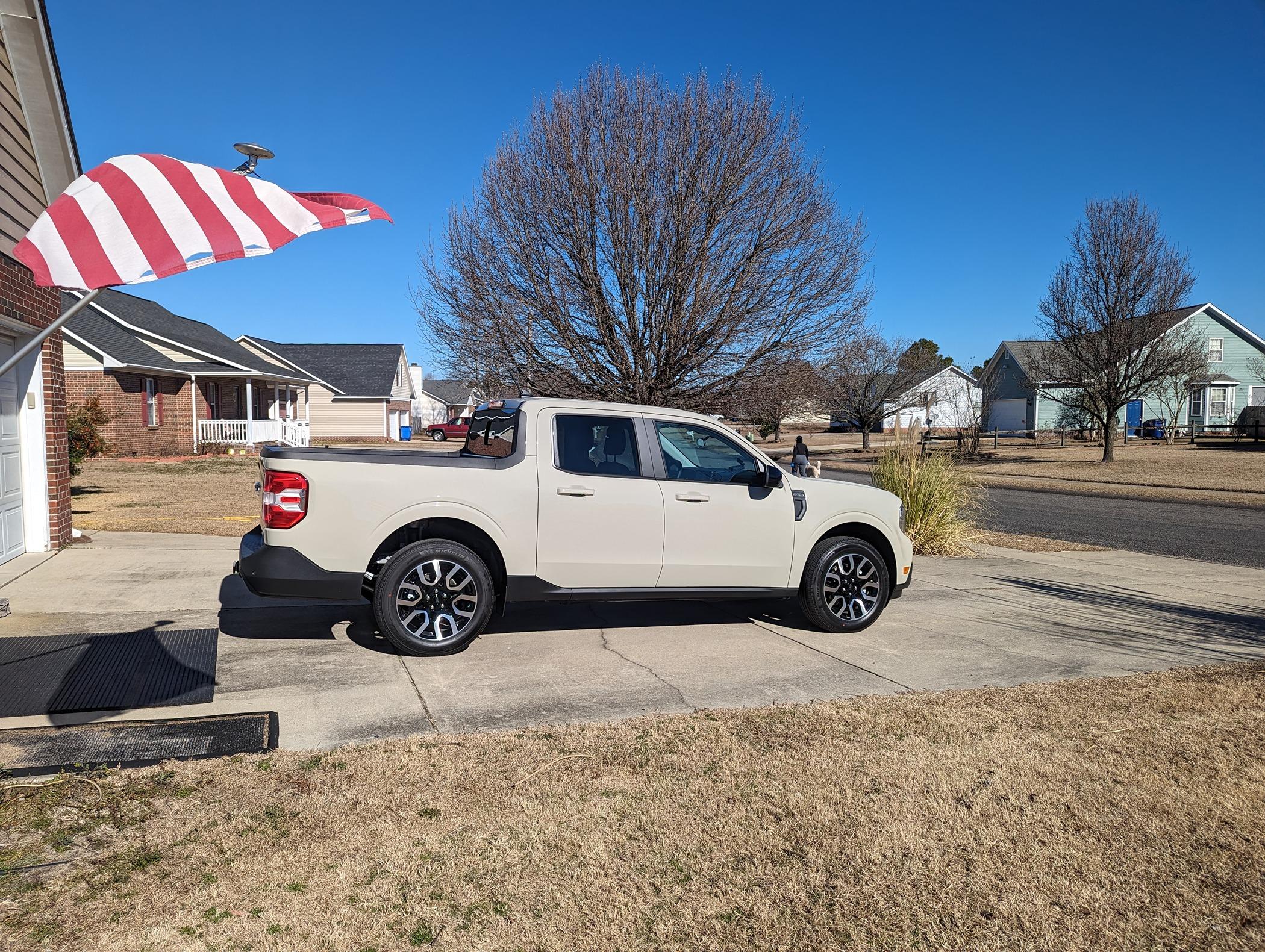 Ford Maverick My 2024 Lariat EcoBoost, terrain color. PXL_20240203_155122968.MP