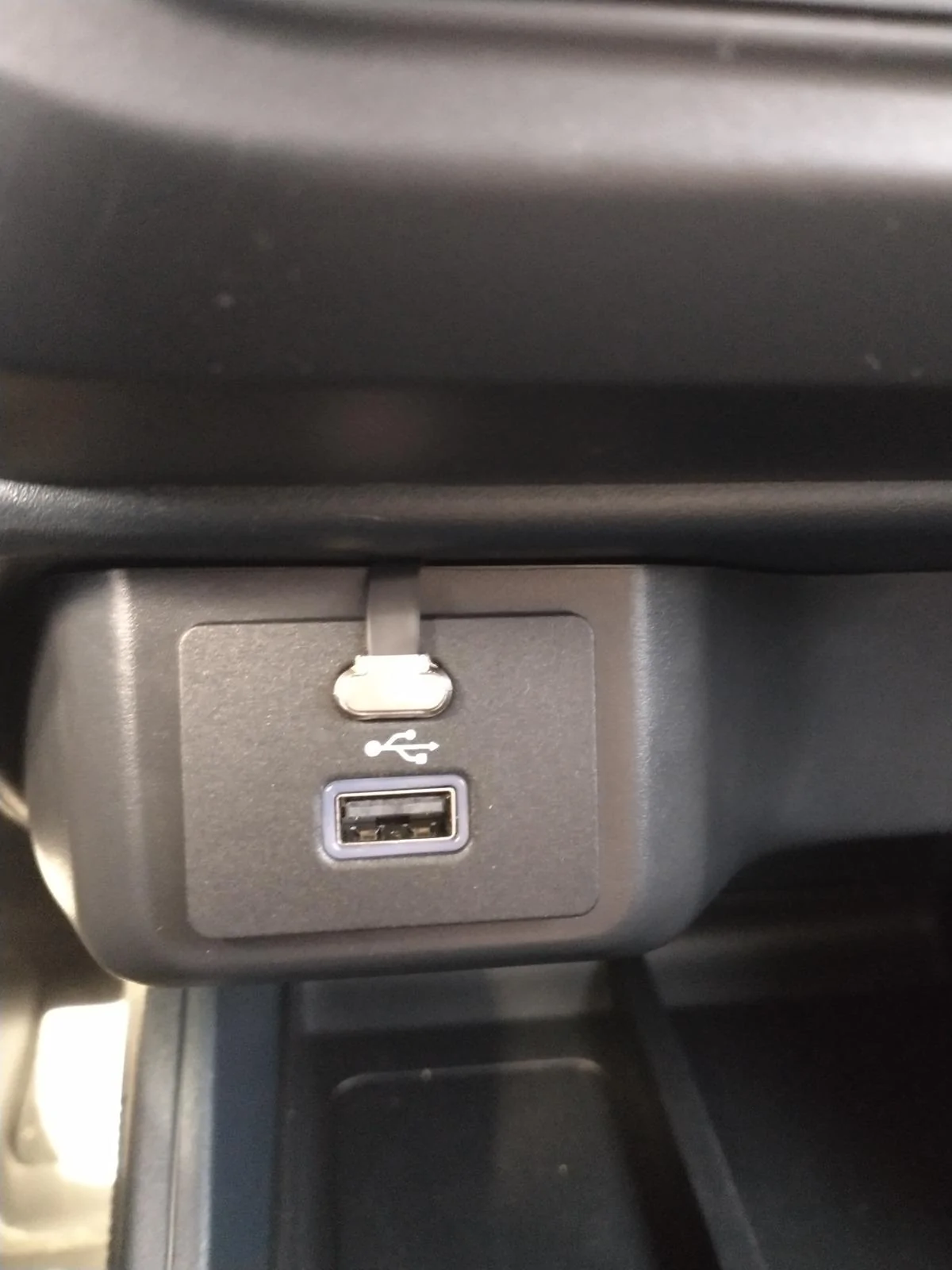 Ford Maverick Hiding Android Auto Dongle IMG_20240408_152627797