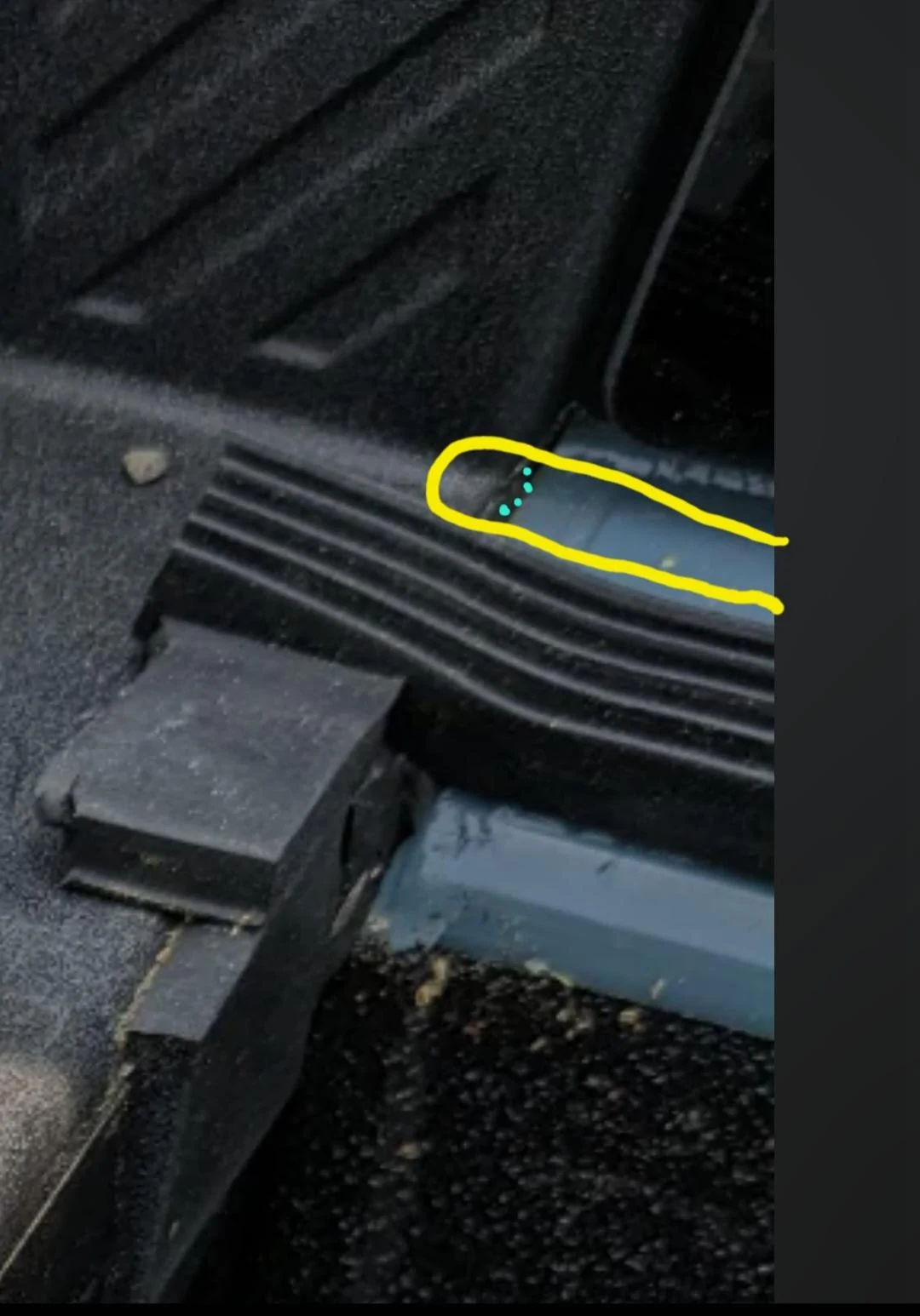 Ford Maverick OEM hard tri-fold tonneau leaks badly 20240409_234134