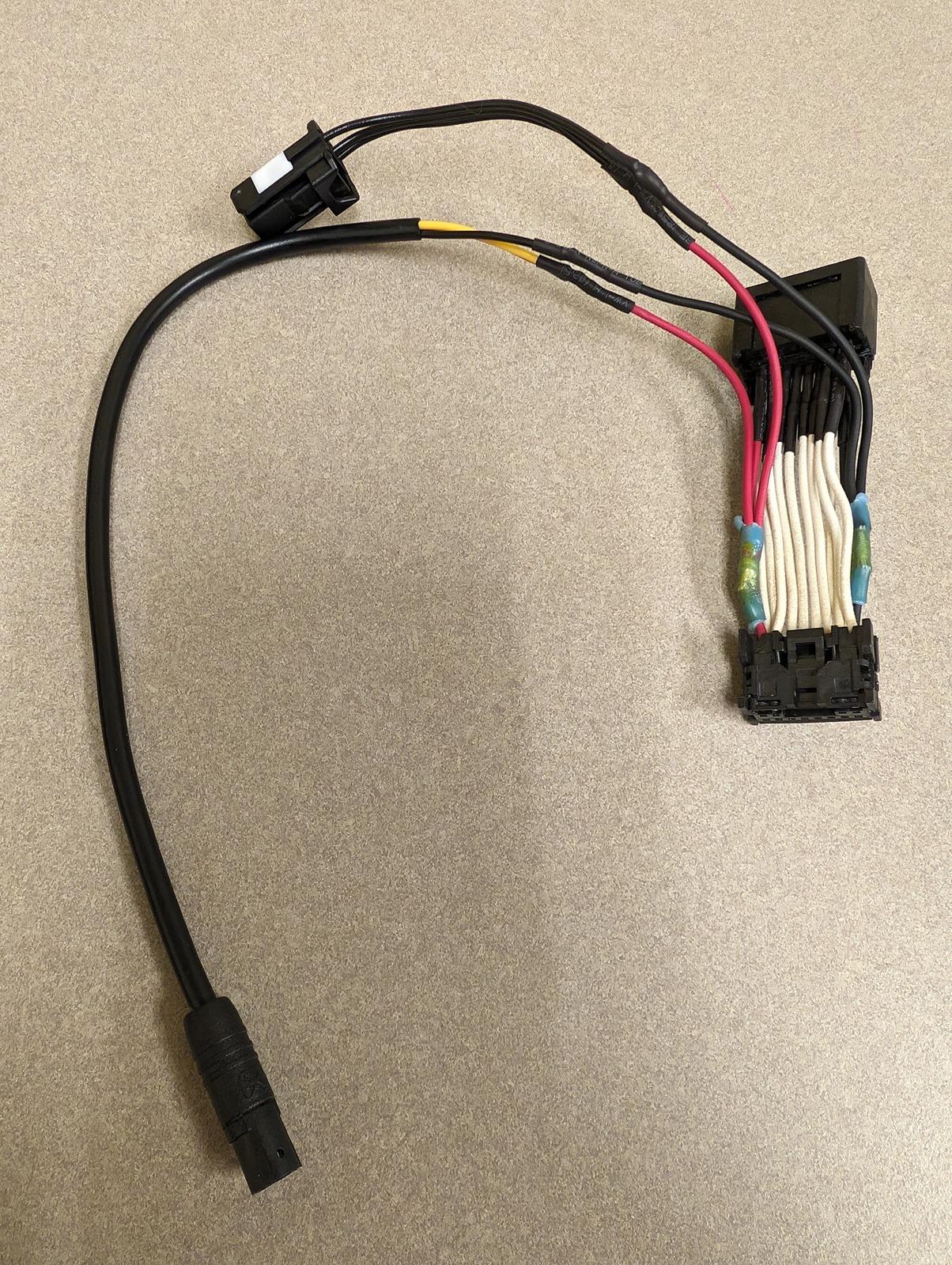 Ford Maverick Cheap auto-dimming, homelink mirror PXL_20240409_165228075