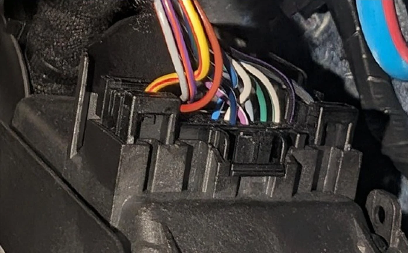 Ford Maverick Installing Ford Perimeter Plus on my Maverick, but having trouble Gateway Module Rear Connector -Uriis5
