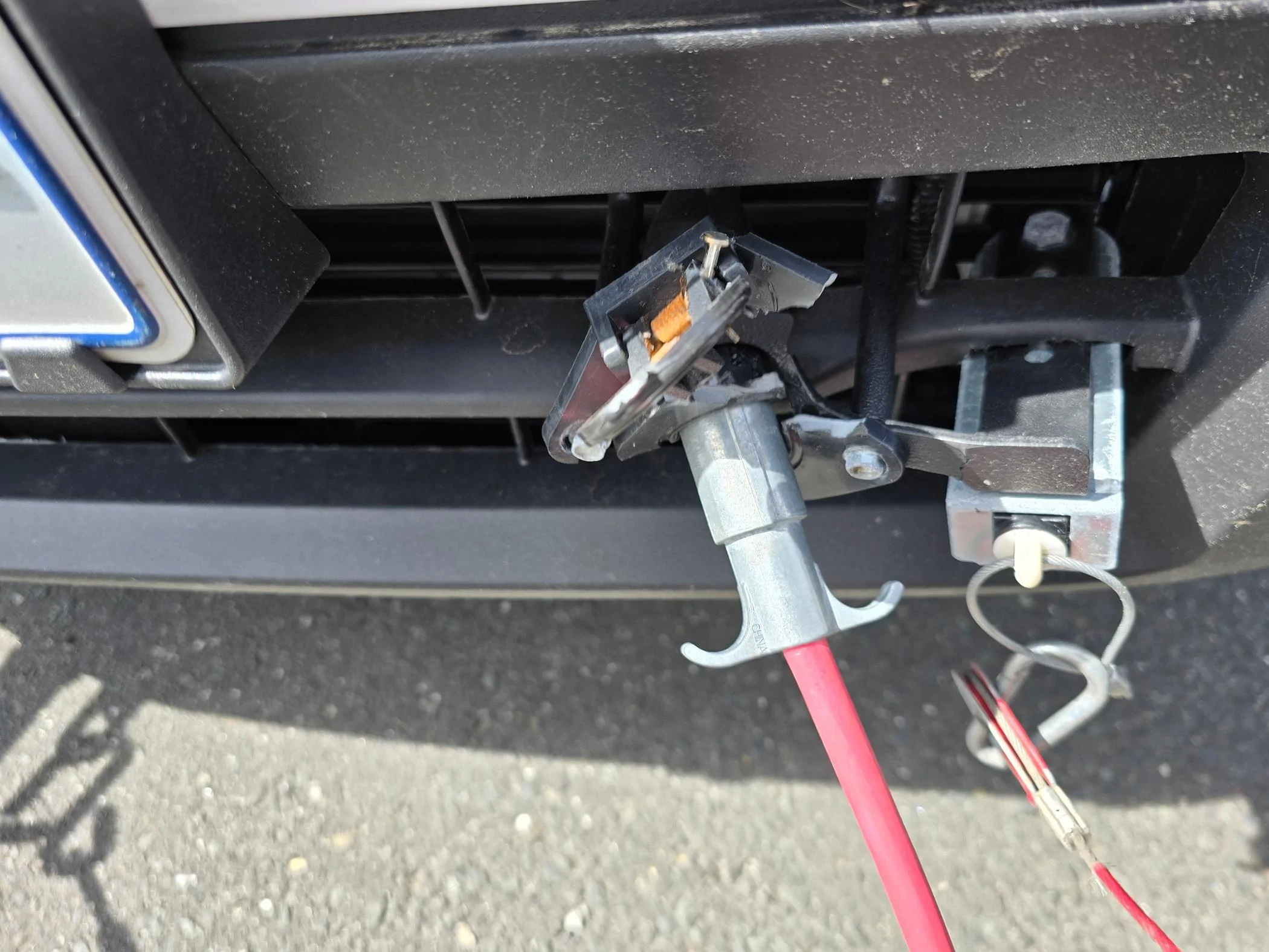 Ford Maverick Blue Ox Base Plate Failure! Public Service Announcement 20240329_123336