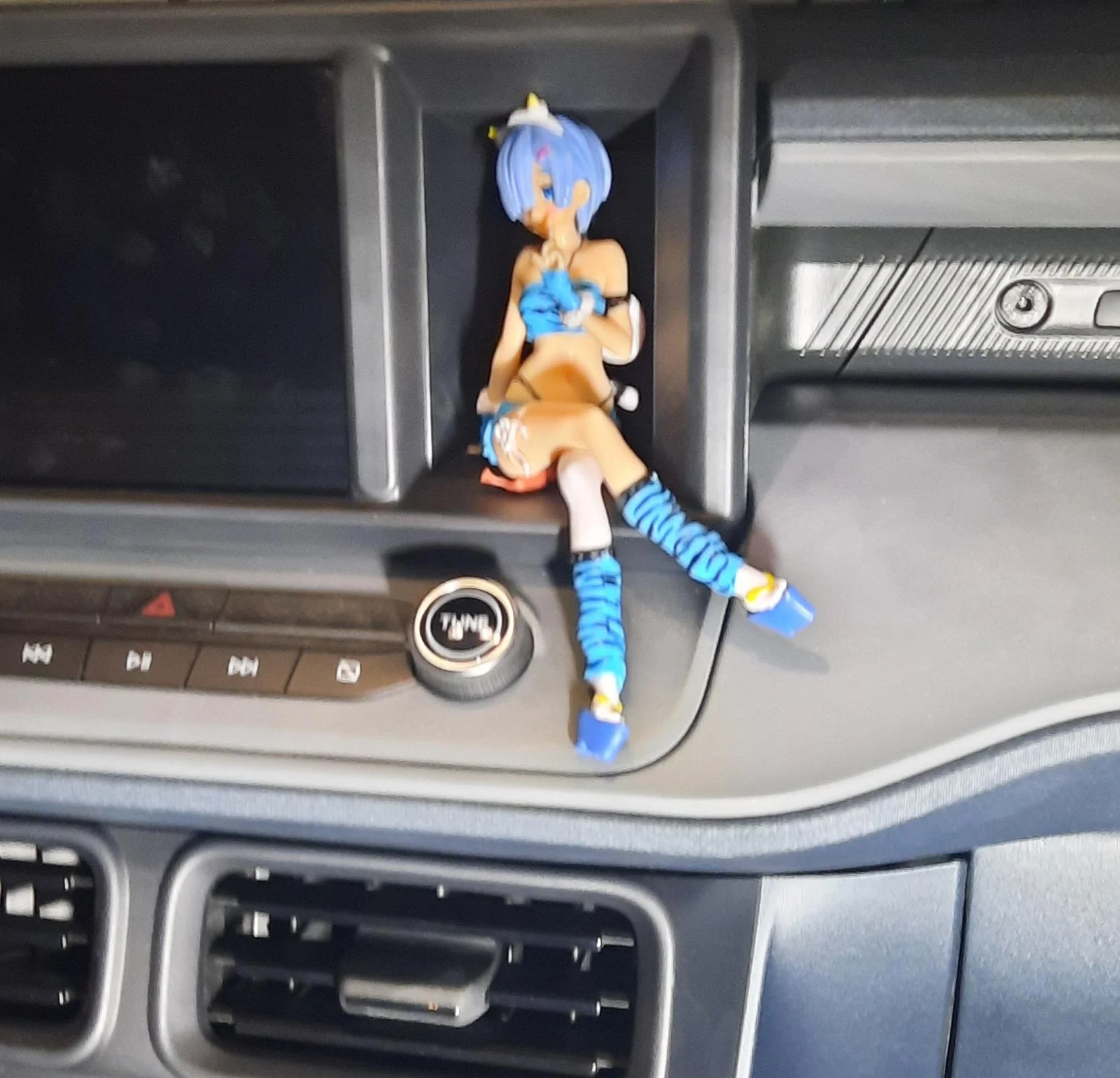 Ford Maverick Finally Found a Use for My Dash Cubby 20240331_171746