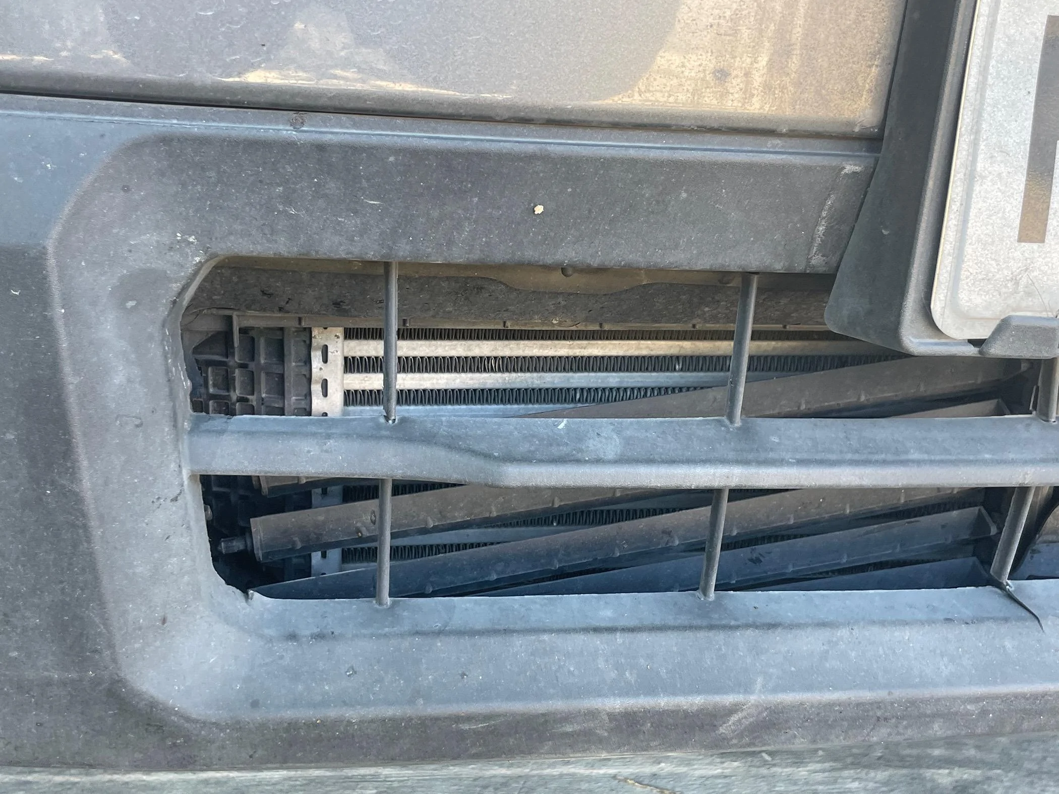 Ford Maverick Lower active grille shutter damaged. Replacing? BF395EF3-22C3-427C-9115-C7128A9AC966