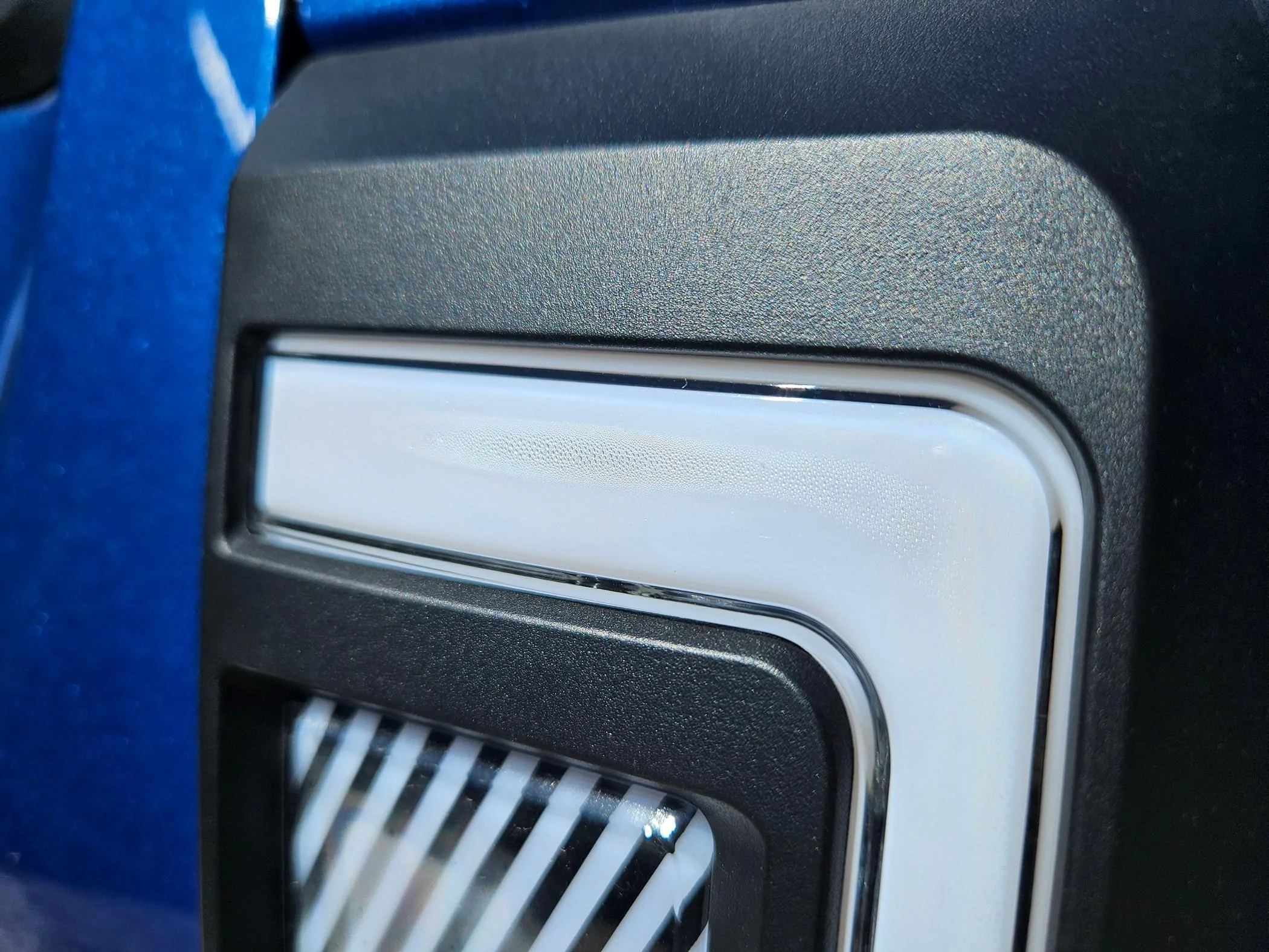 Ford Maverick Moisture in Mabett side lights! 1000041436