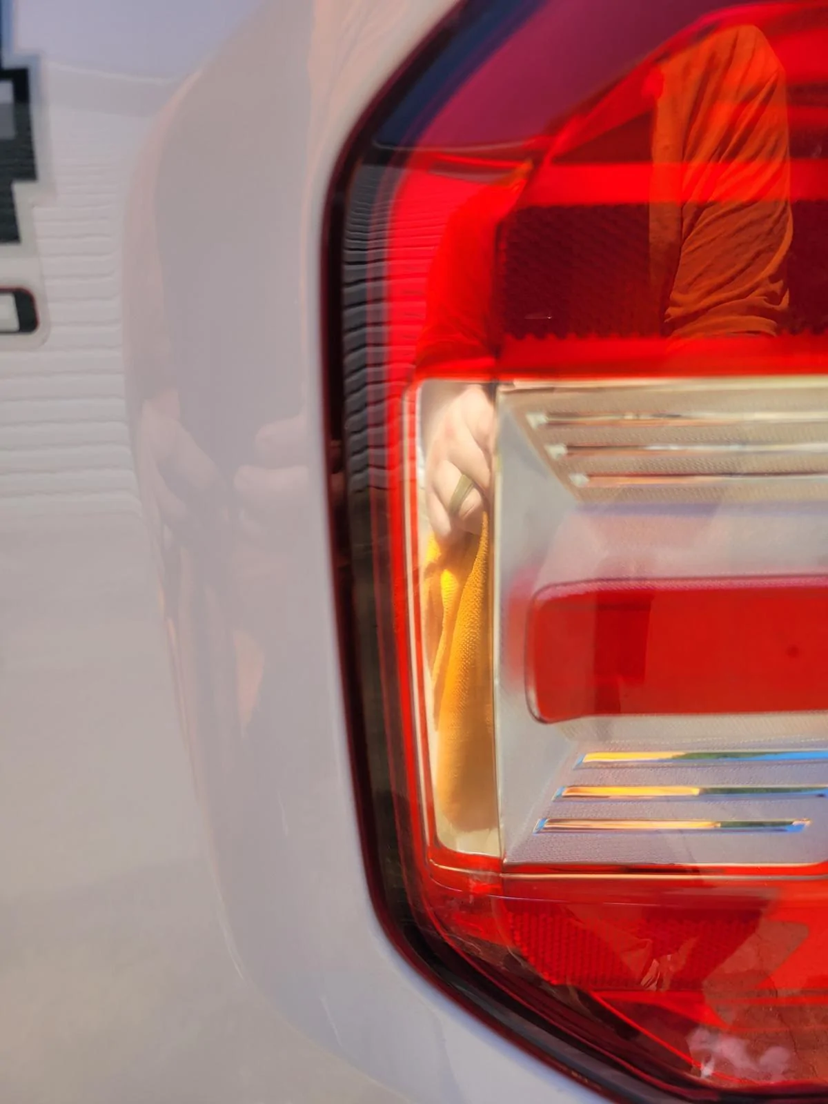 Ford Maverick Issue with Rear Taillights 1000026002