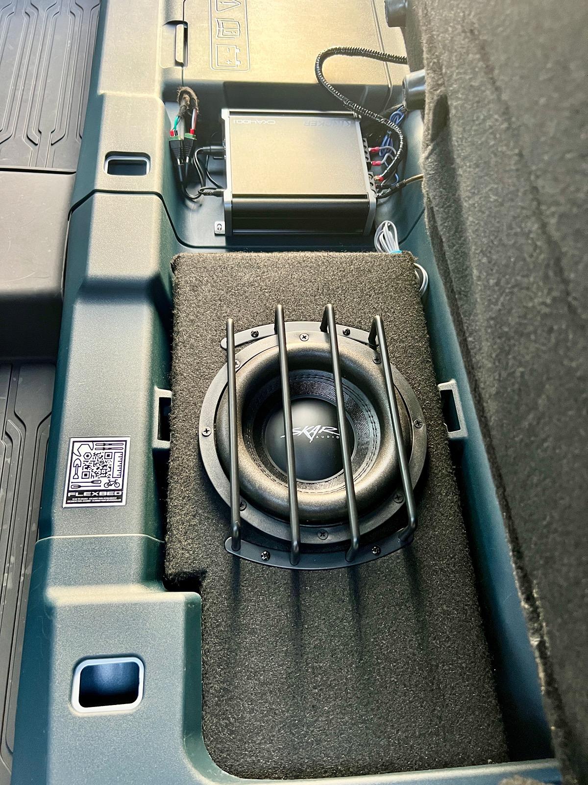 Ford Maverick Installed: Subwoofer in B&O system IMG_4548